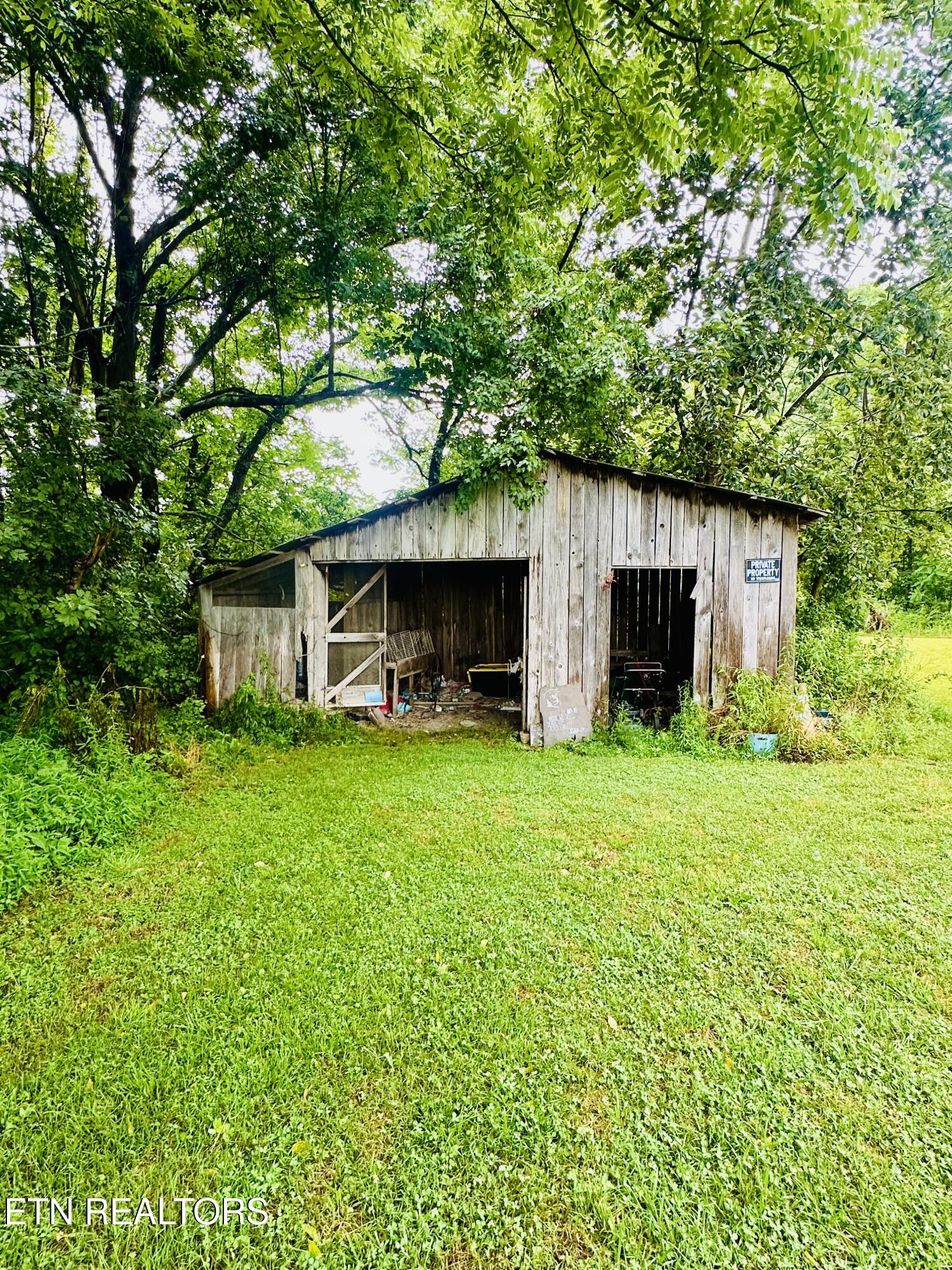 1240 Burrville Road Sunbright TN 37872