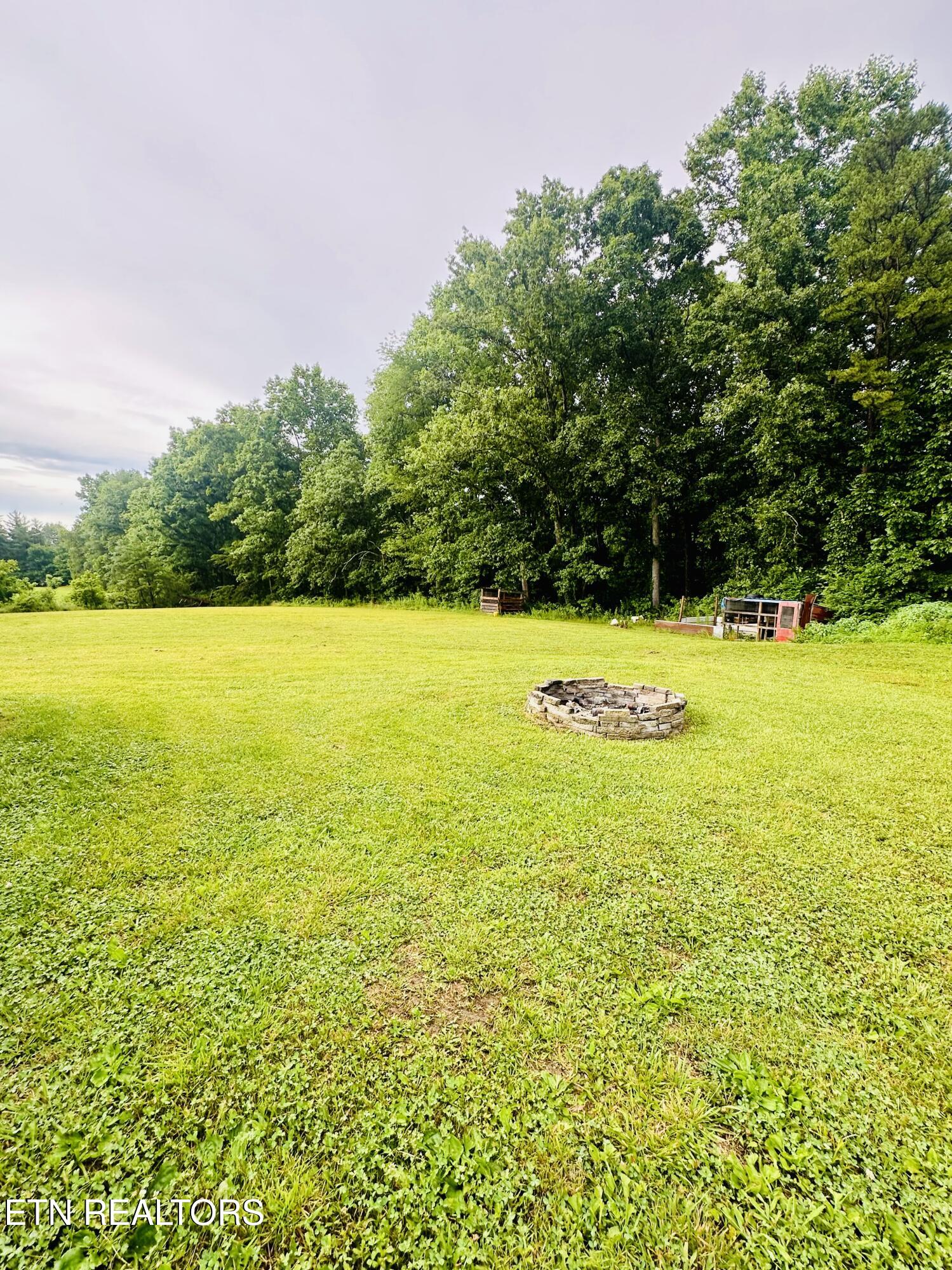 1240 Burrville Road Sunbright TN 37872