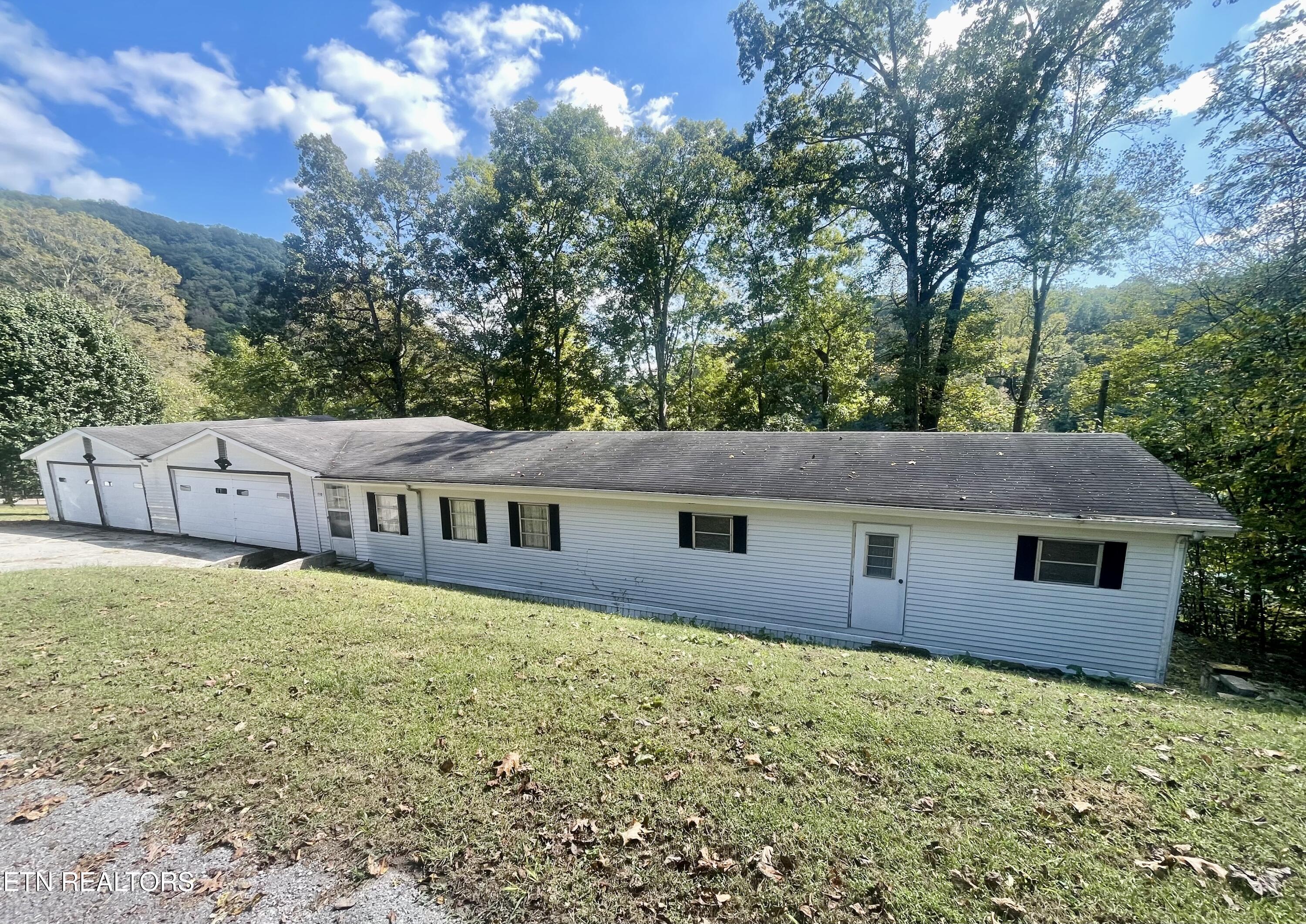 960 Indian River Boat Dock Road Jacksboro TN 37757