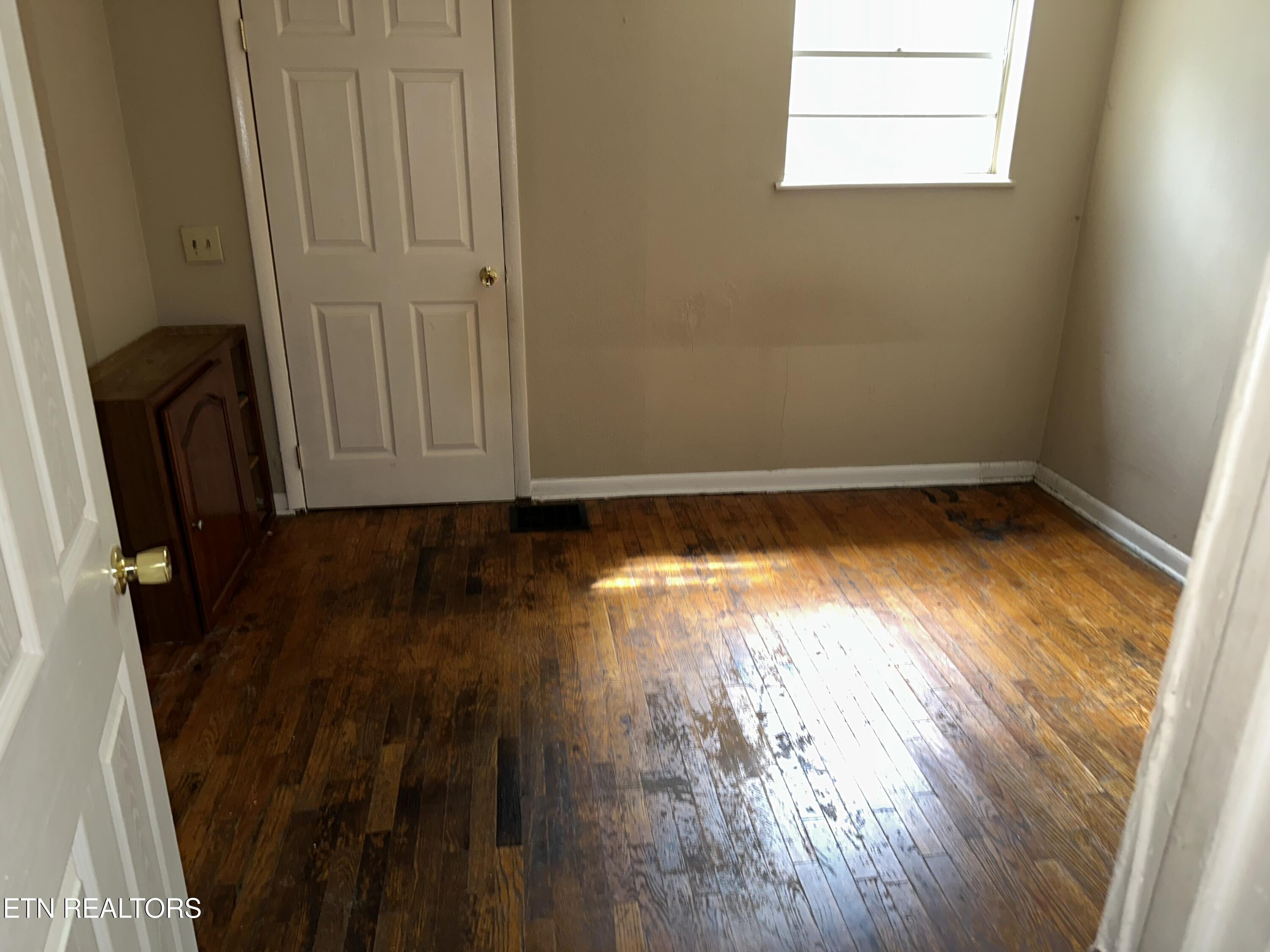 706 E Beech Street Lafollette TN 37766