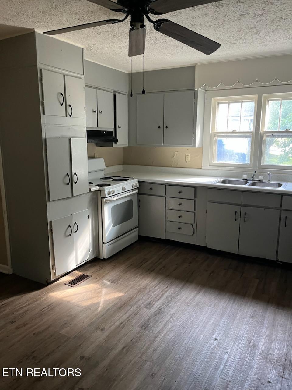 706 E Beech Street Lafollette TN 37766