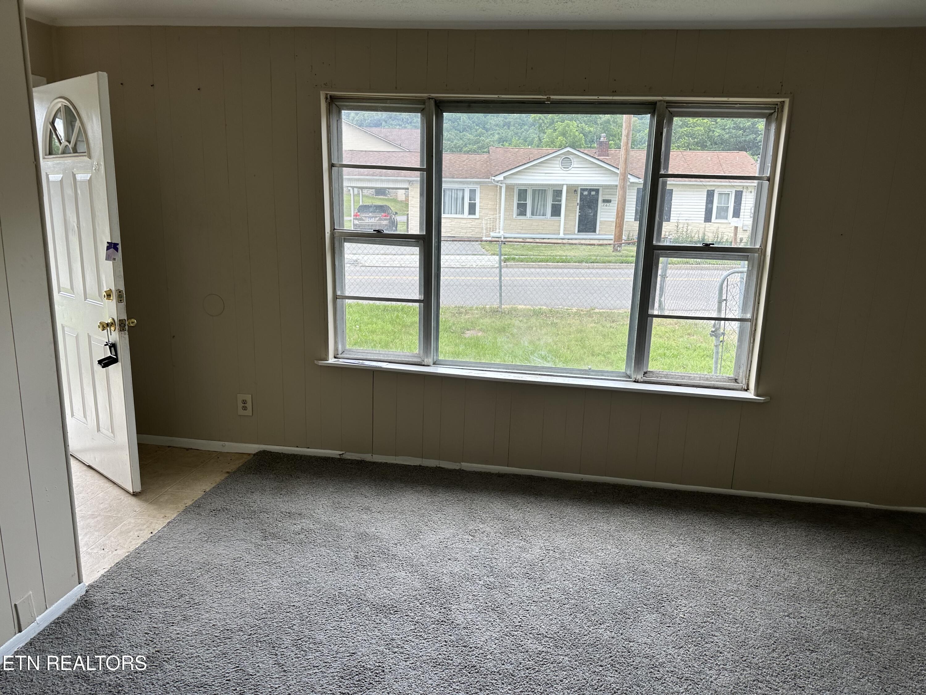 706 E Beech Street Lafollette TN 37766