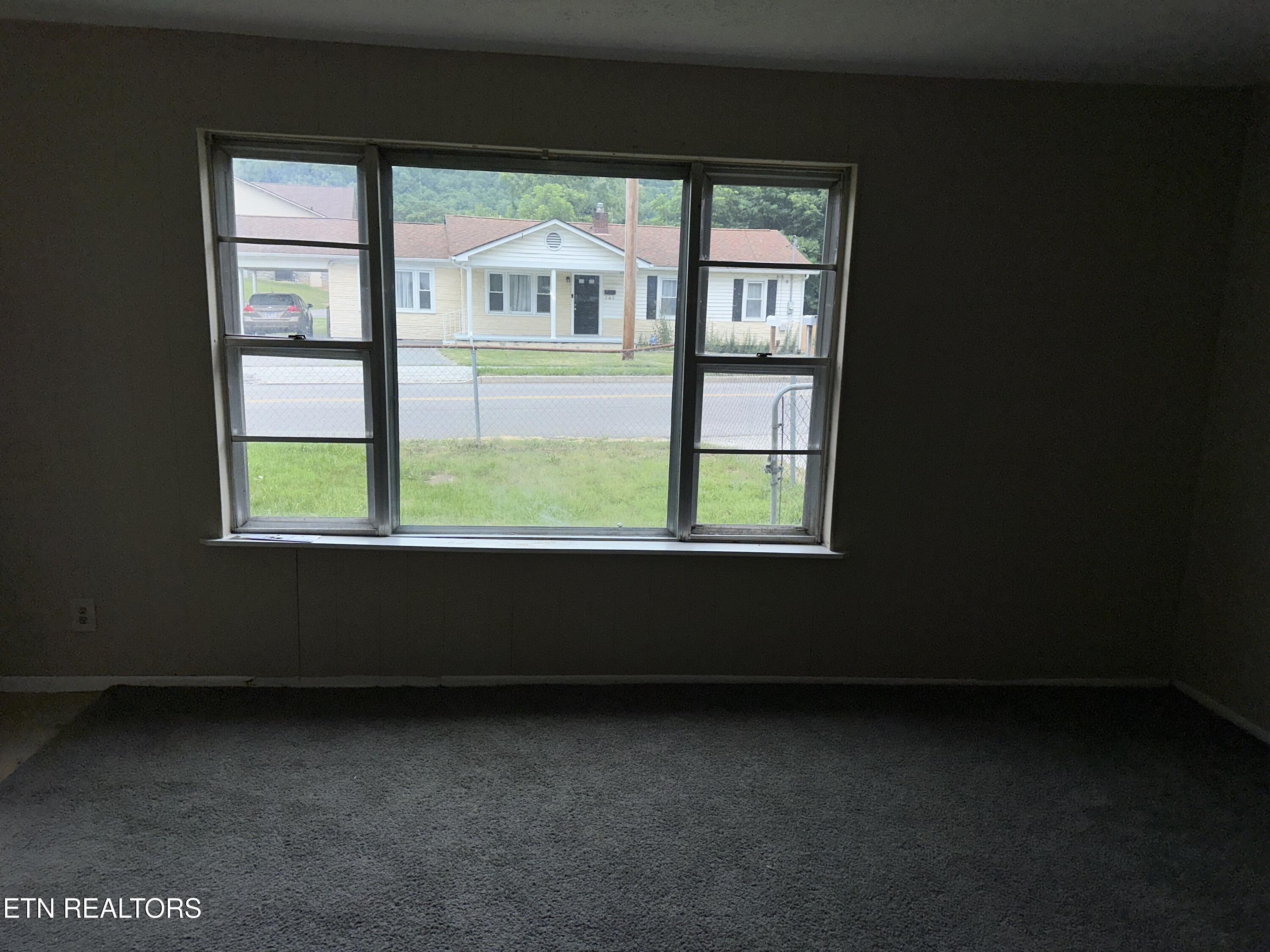 706 E Beech Street Lafollette TN 37766