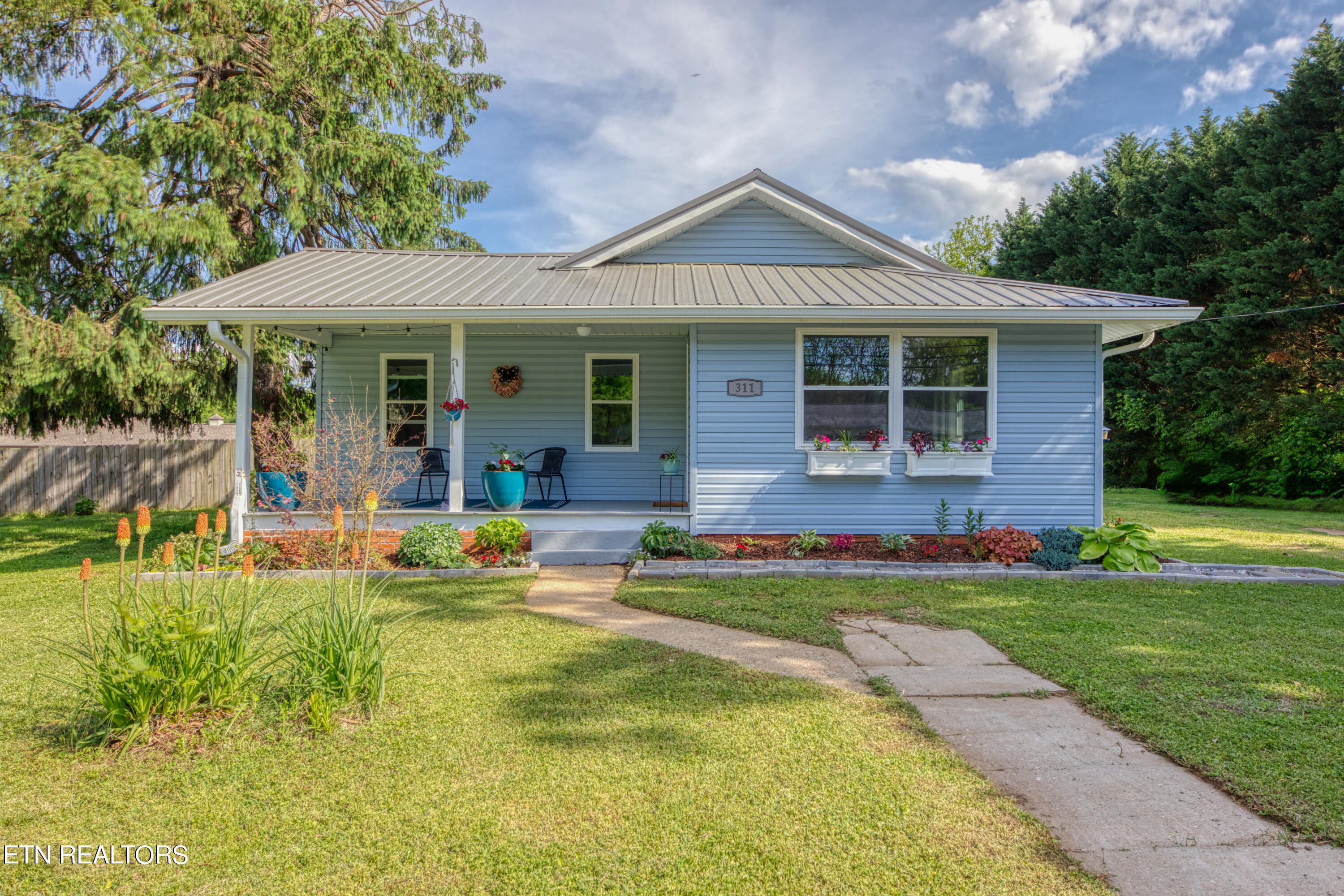 311 Russell Road Rockford TN 37853