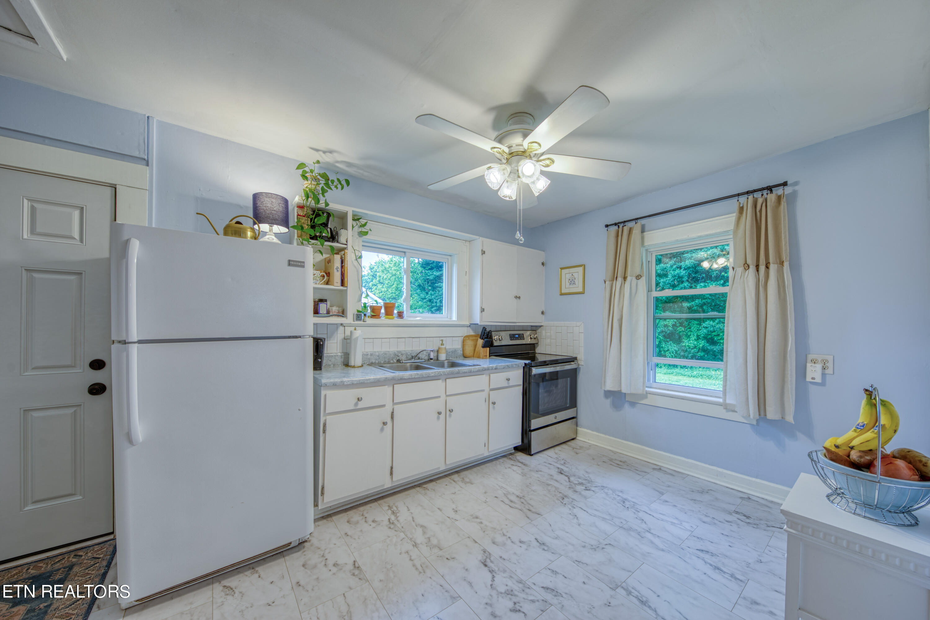 311 Russell Road Rockford TN 37853
