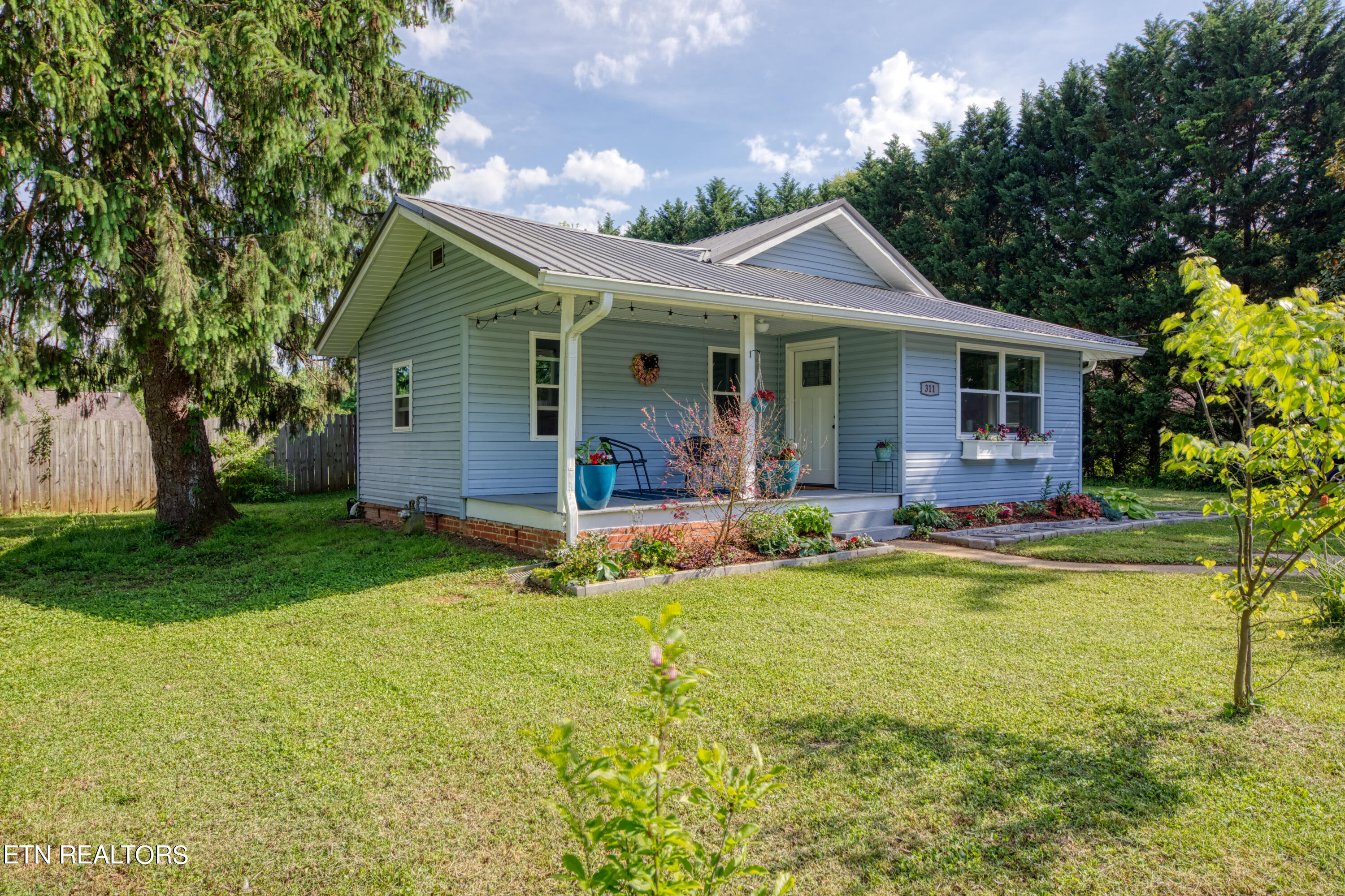 311 Russell Road Rockford TN 37853