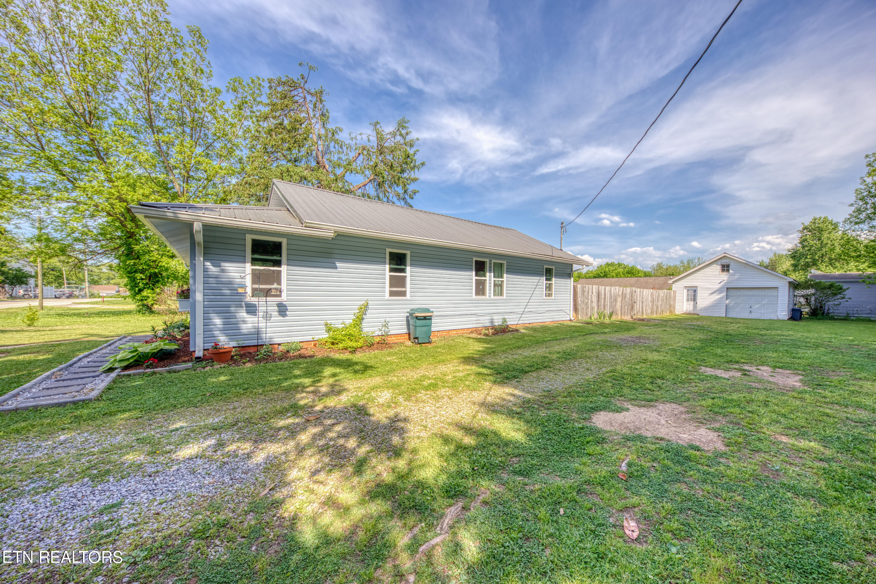 311 Russell Road Rockford TN 37853