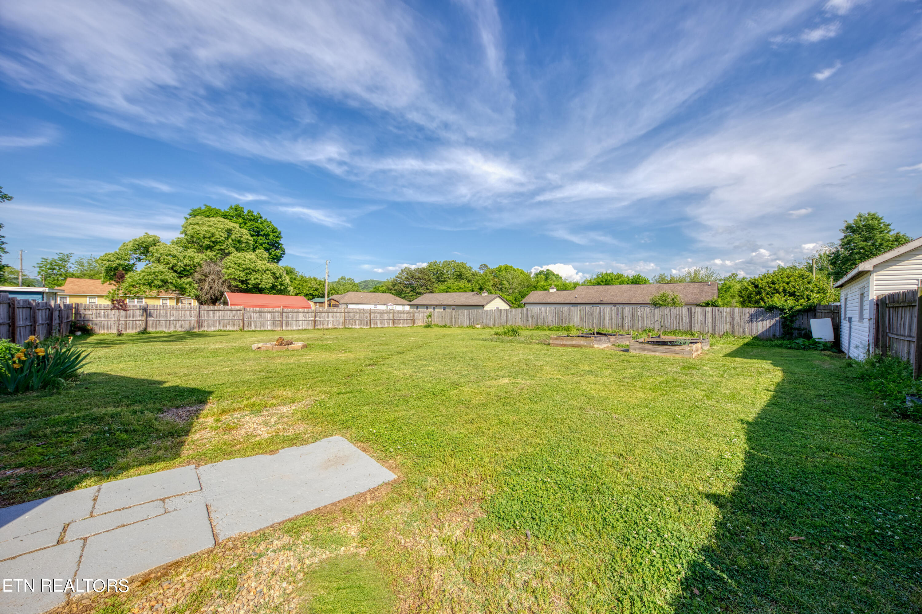 311 Russell Road Rockford TN 37853