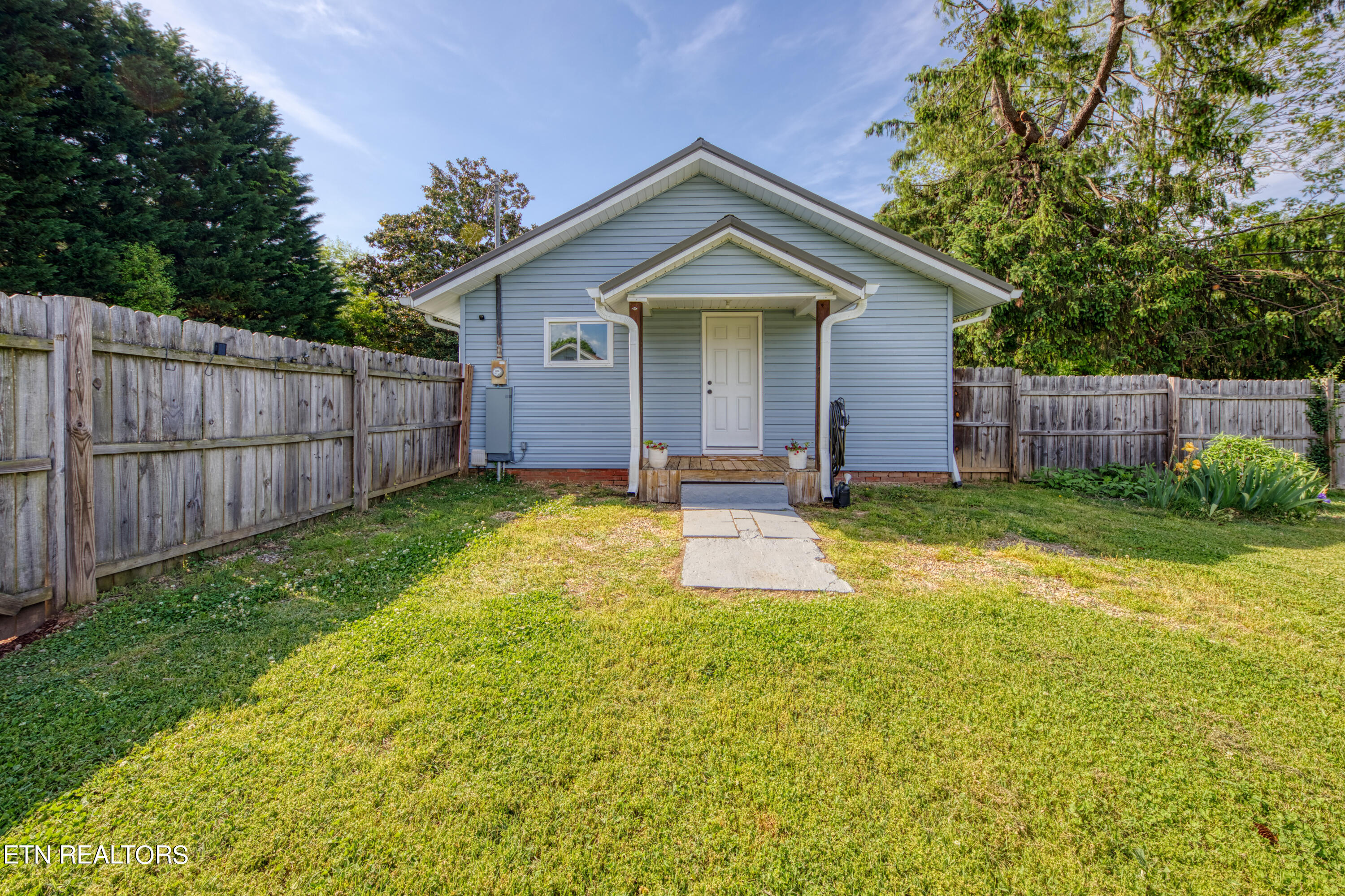 311 Russell Road Rockford TN 37853