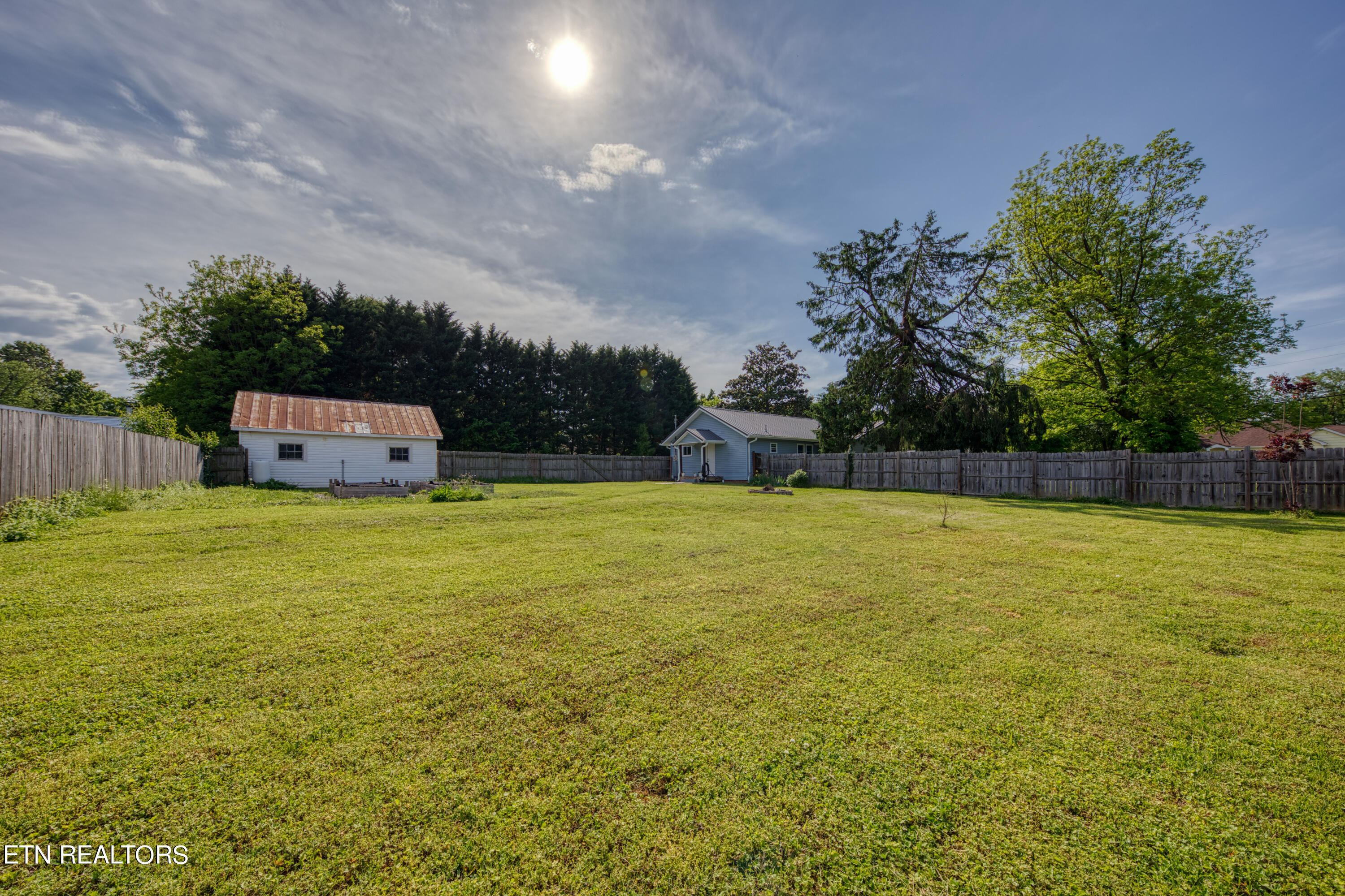 311 Russell Road Rockford TN 37853
