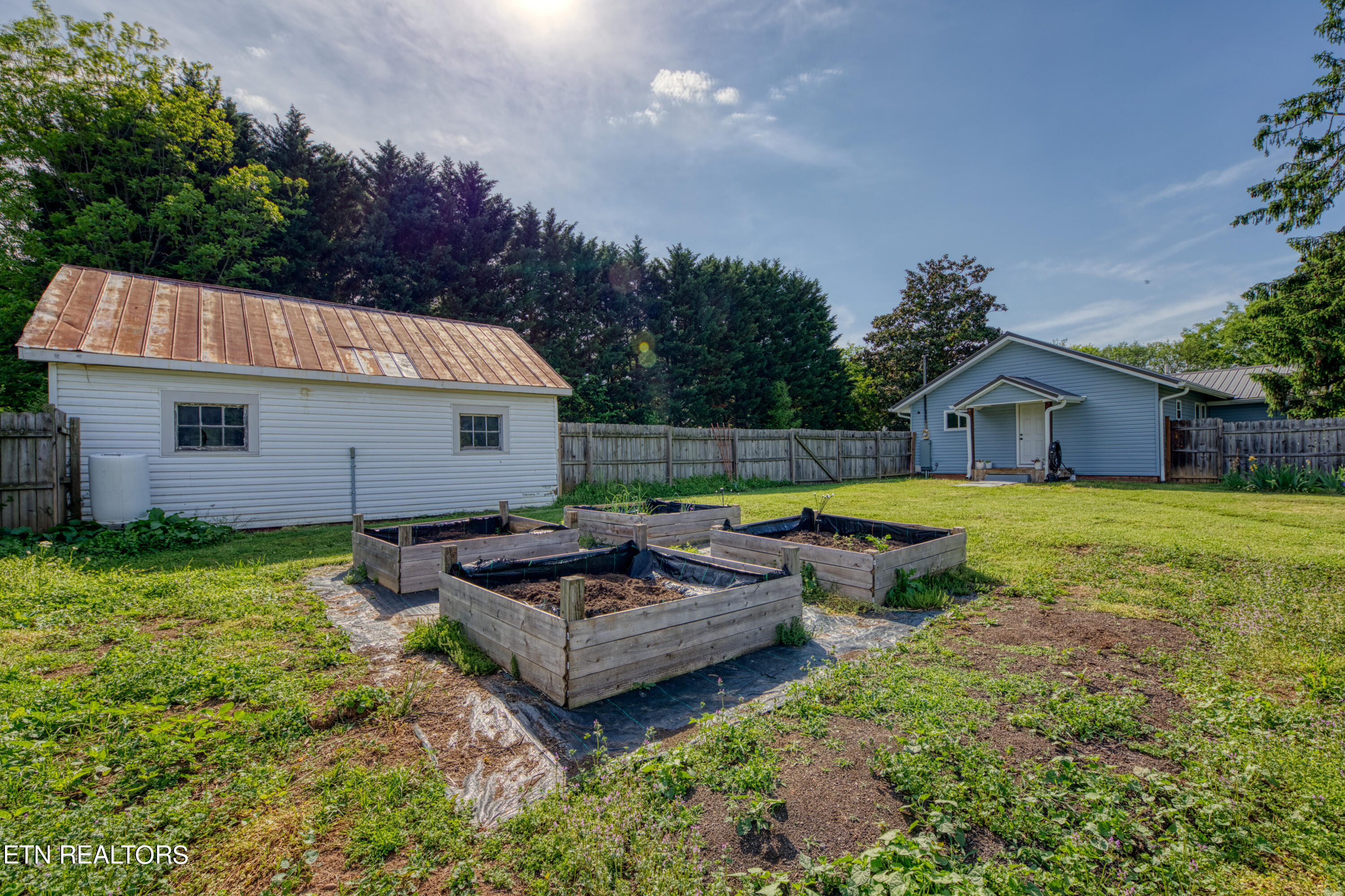 311 Russell Road Rockford TN 37853