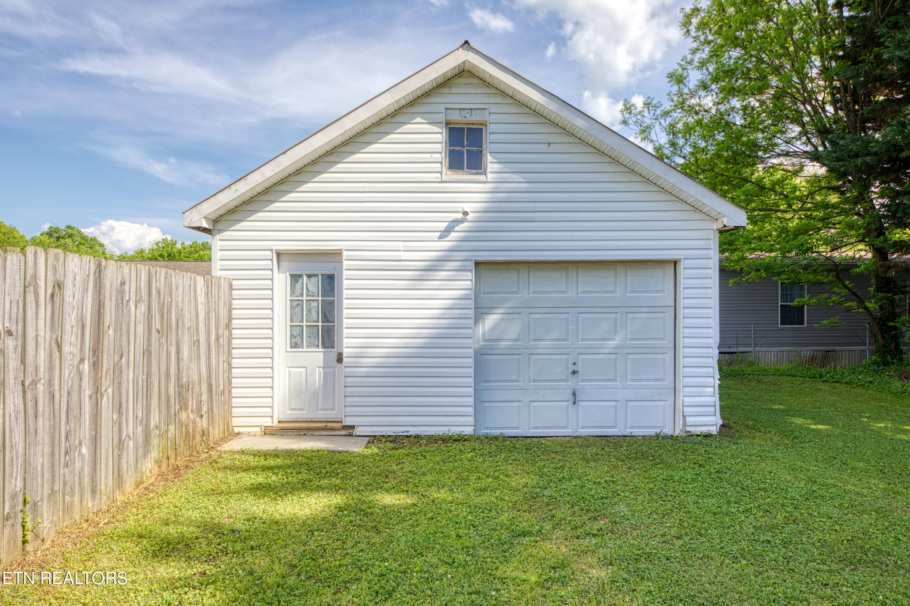 311 Russell Road Rockford TN 37853