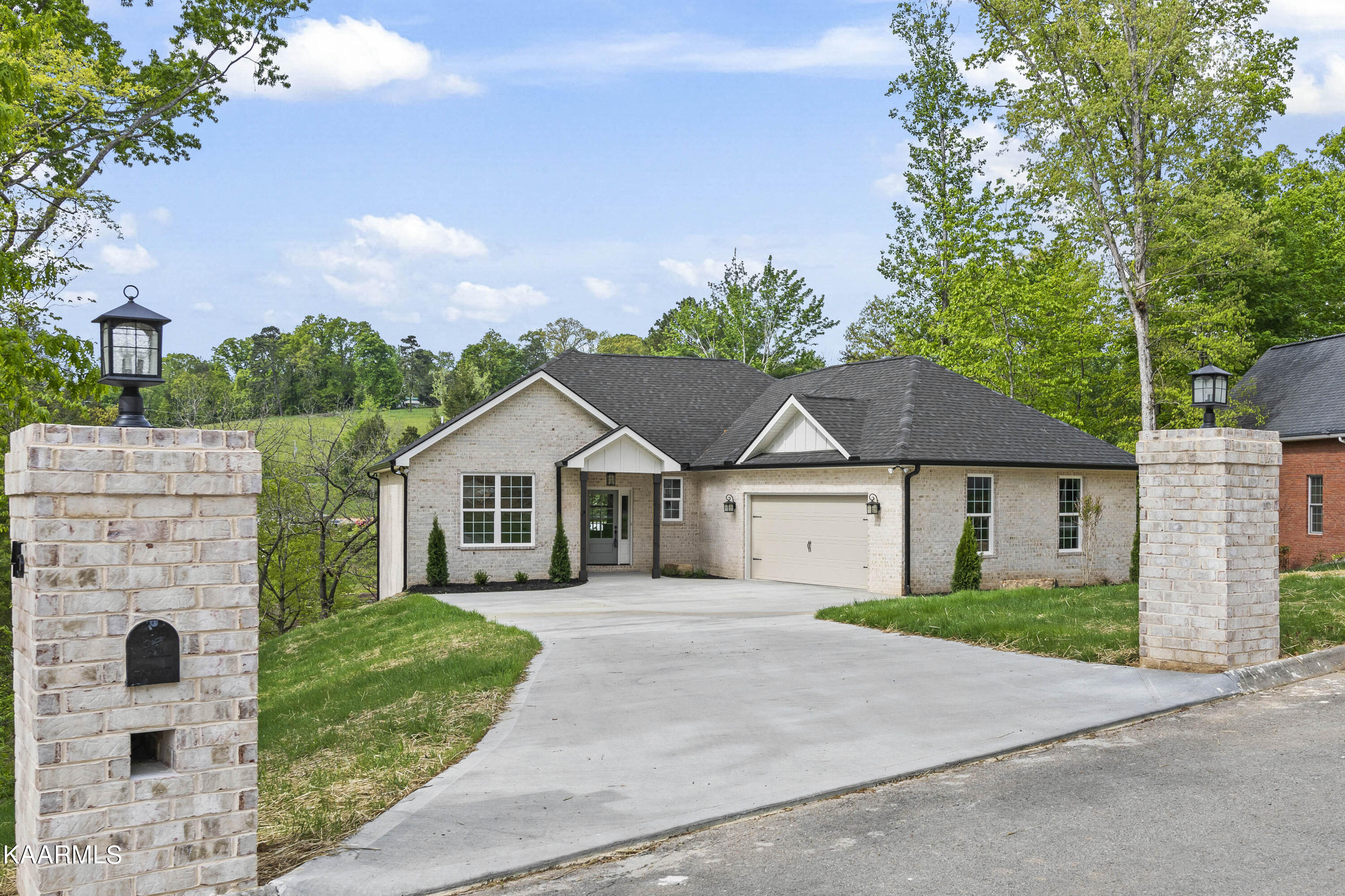 415 Alpine Drive Clinton TN 37716