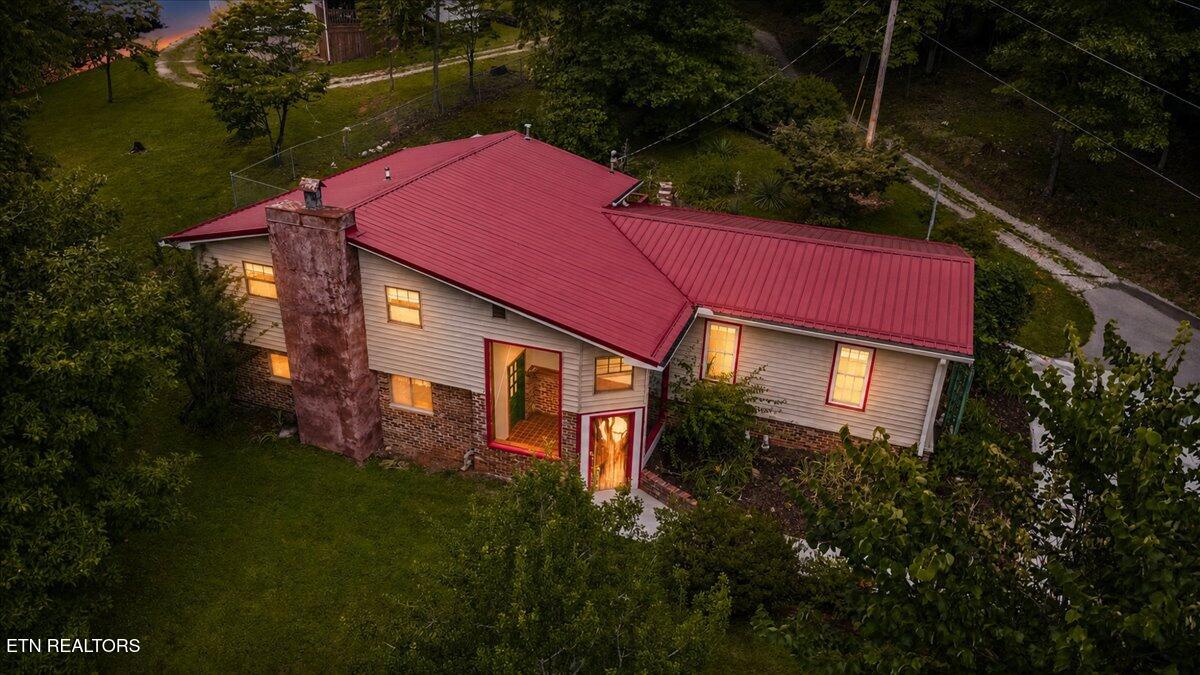 327 Mcdeerman Road Jacksboro TN 37757