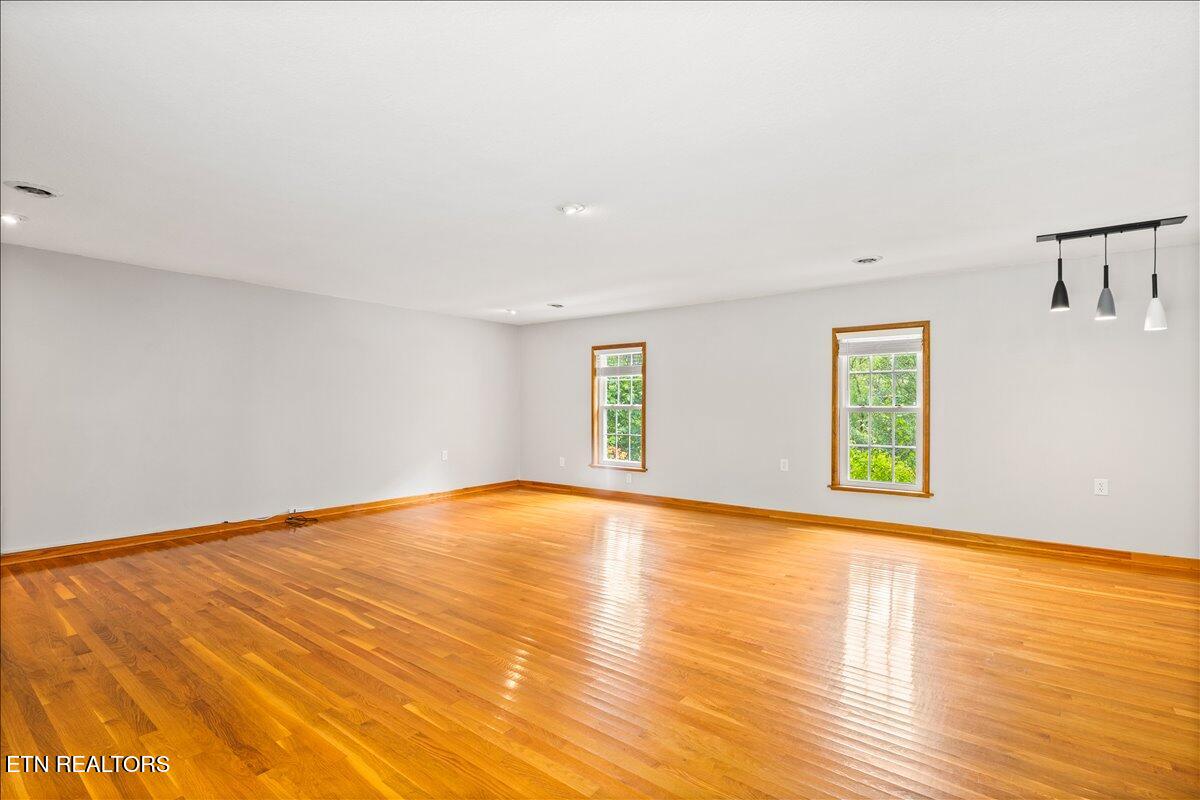 327 Mcdeerman Road Jacksboro TN 37757