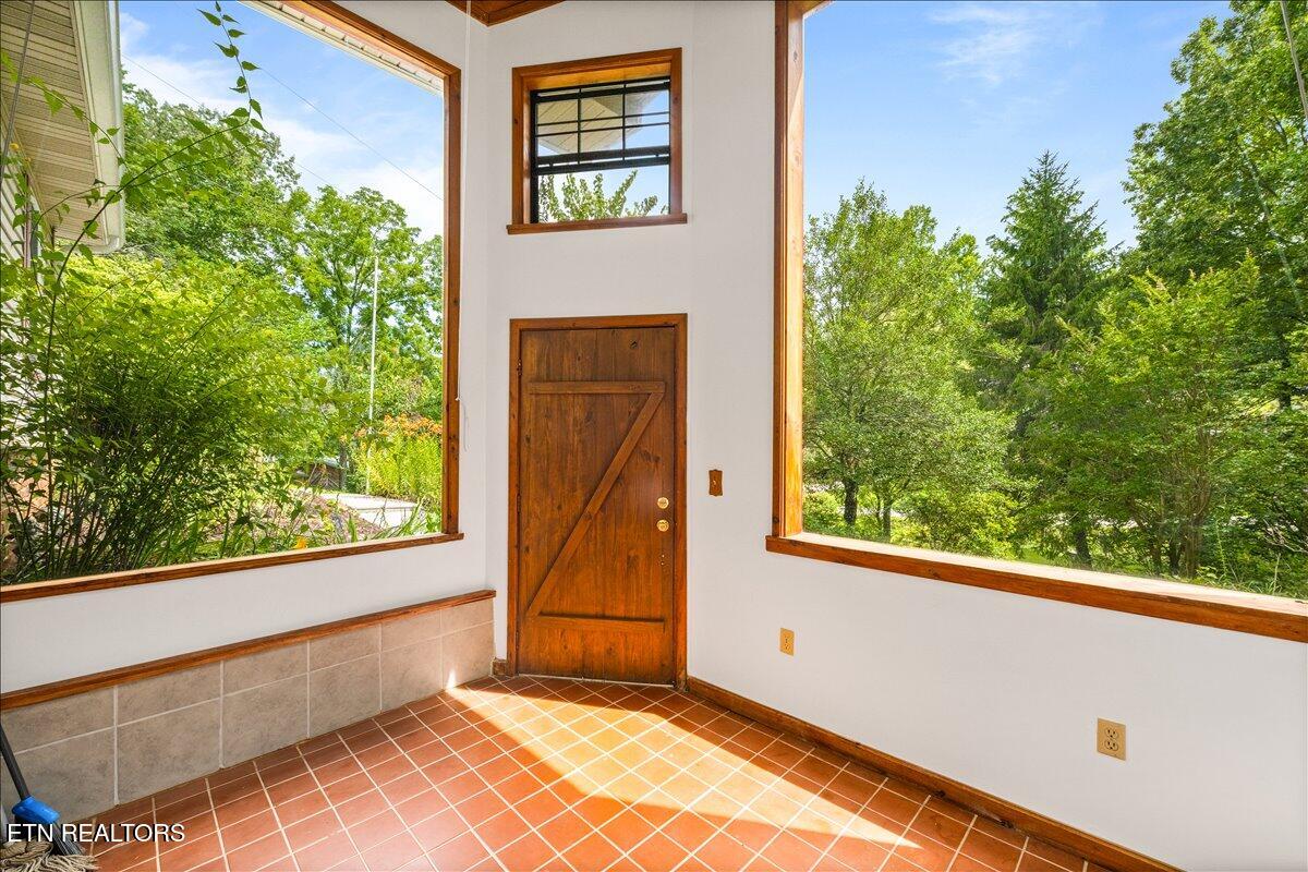 327 Mcdeerman Road Jacksboro TN 37757