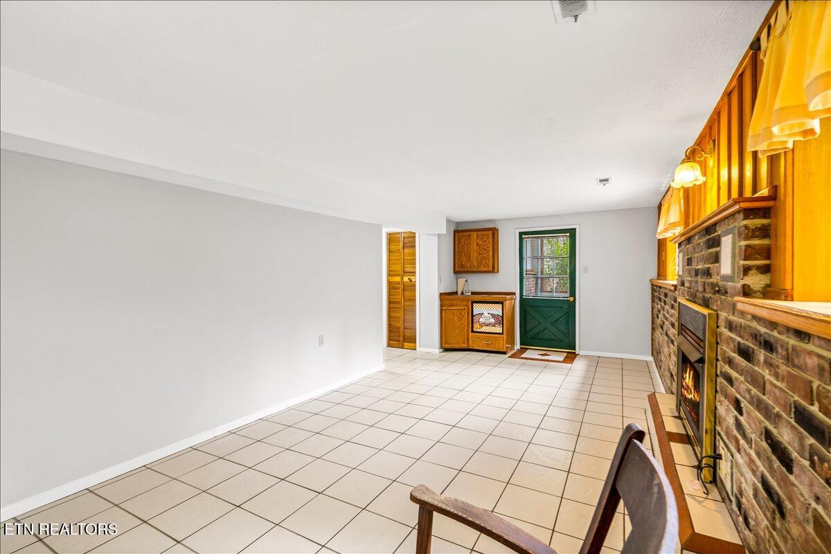 327 Mcdeerman Road Jacksboro TN 37757
