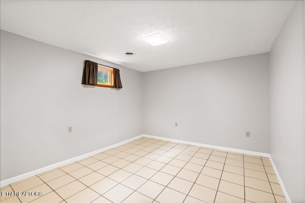 327 Mcdeerman Road Jacksboro TN 37757