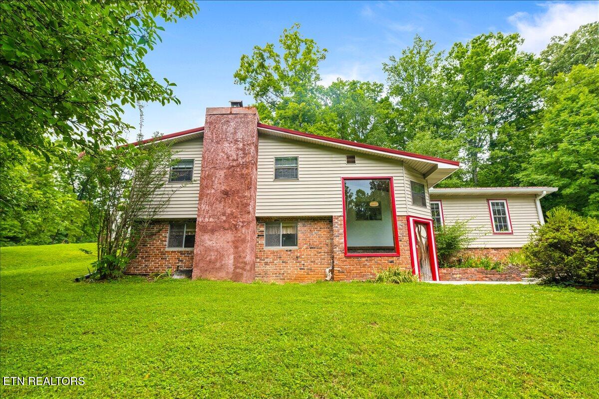 327 Mcdeerman Road Jacksboro TN 37757