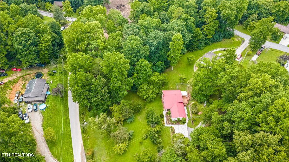 327 Mcdeerman Road Jacksboro TN 37757