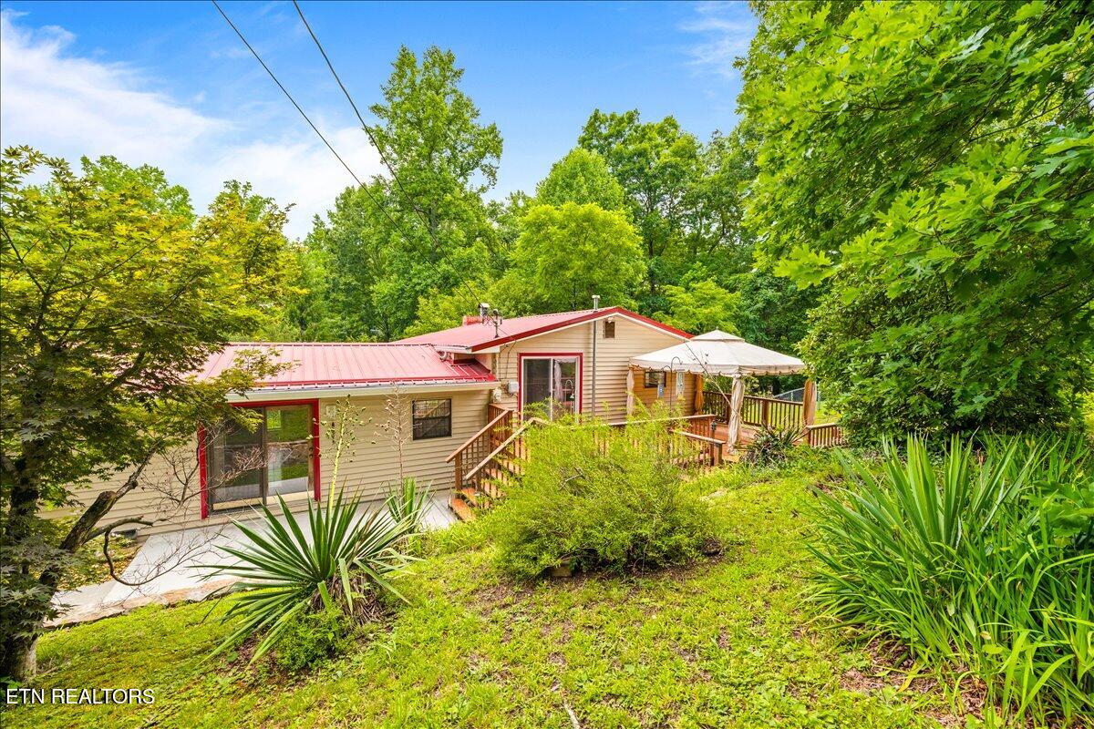 327 Mcdeerman Road Jacksboro TN 37757