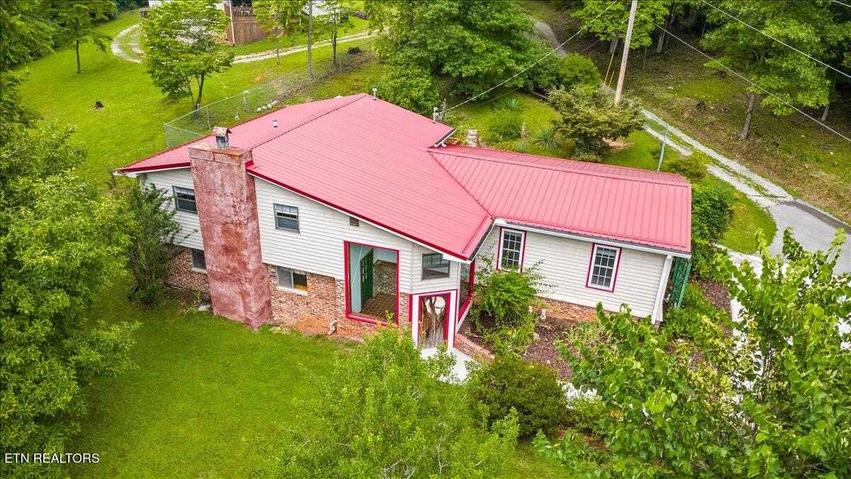 327 Mcdeerman Road Jacksboro TN 37757