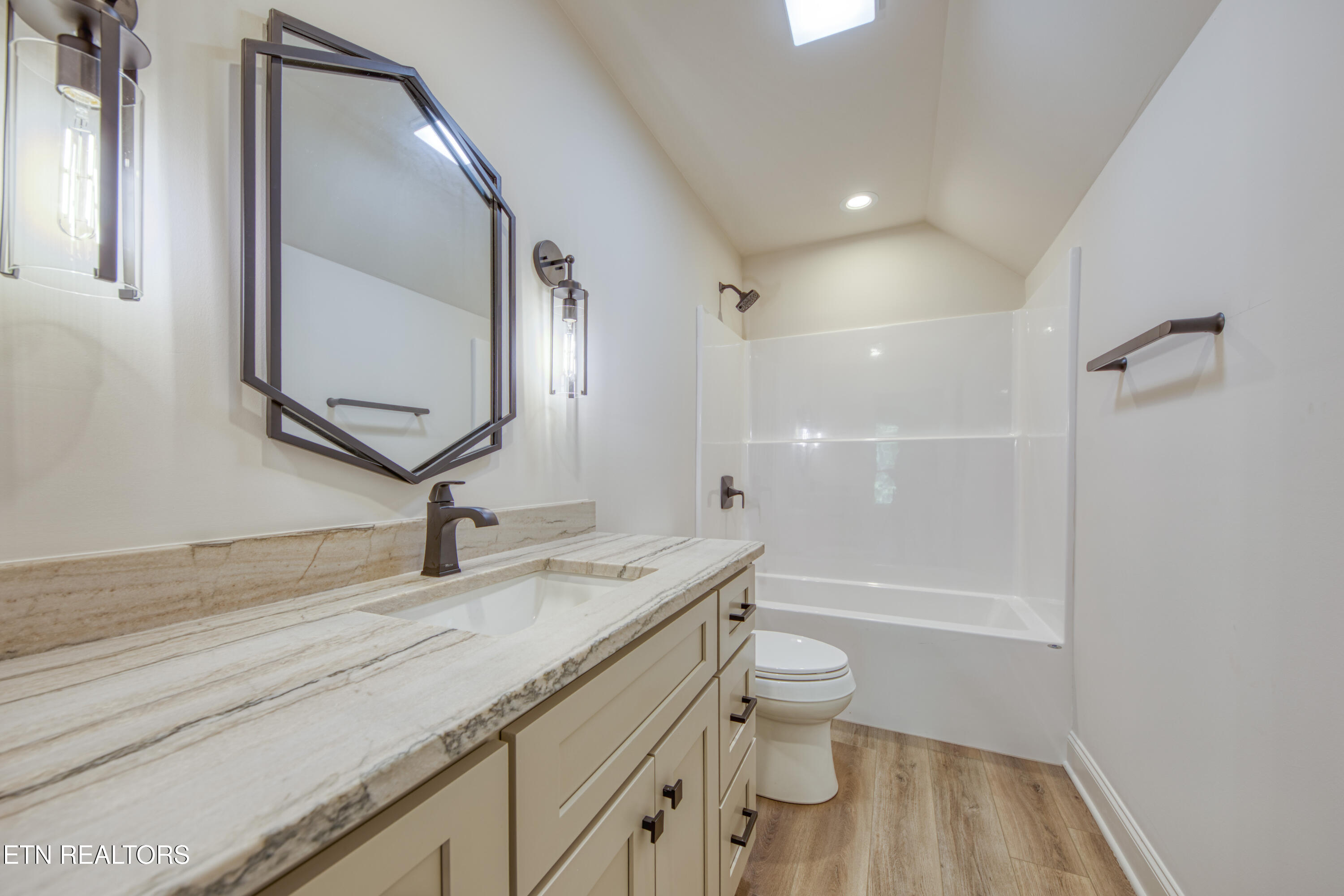 224 Seminole Circle Loudon TN 37774