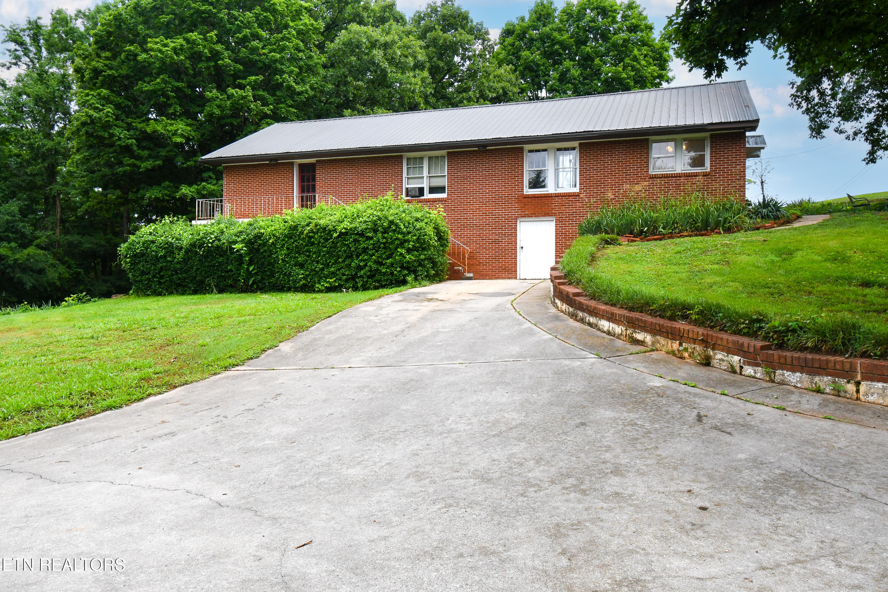 185 Trigonia Road Greenback TN 37742