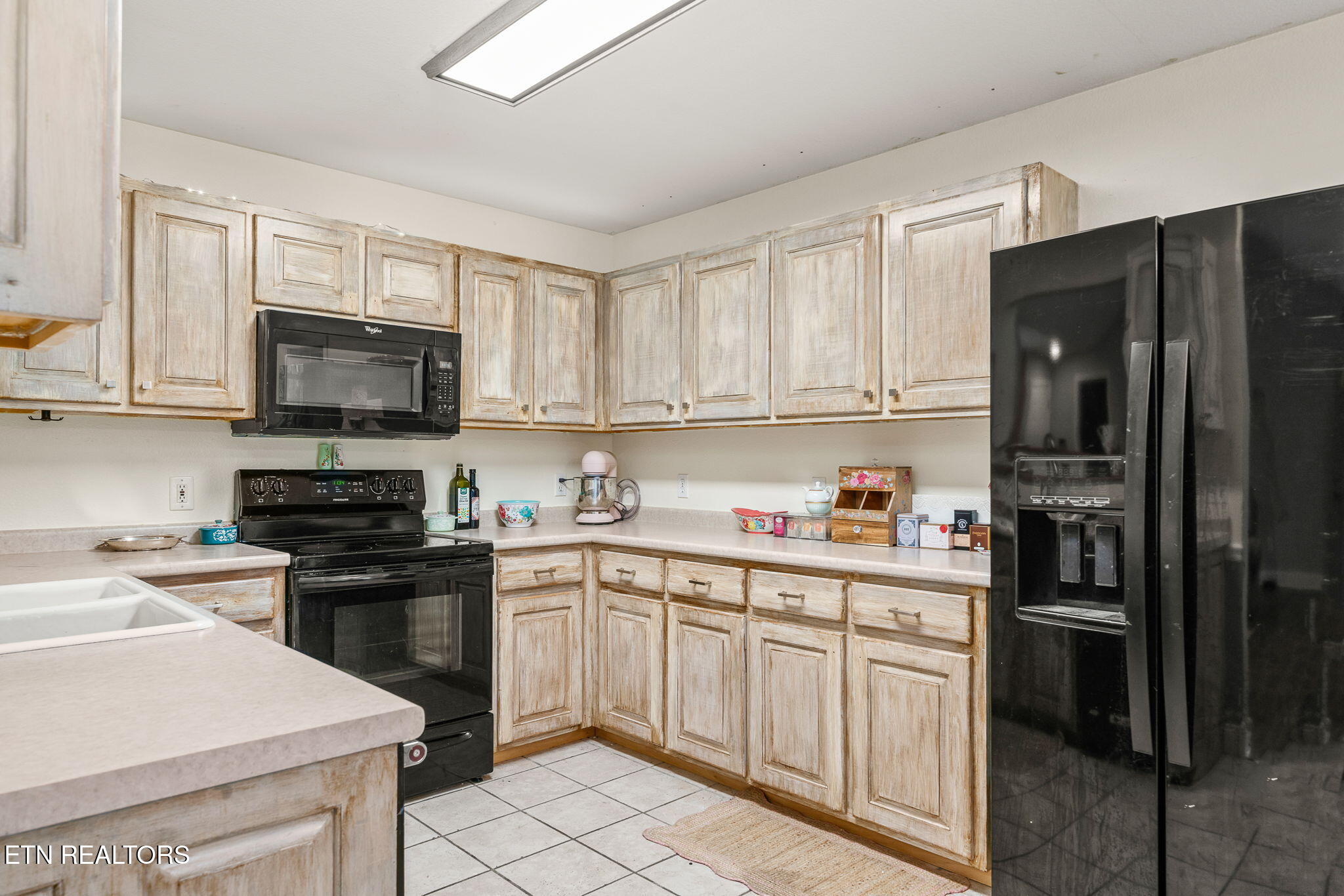 633 E Deer Creek Drive Crossville TN 38571