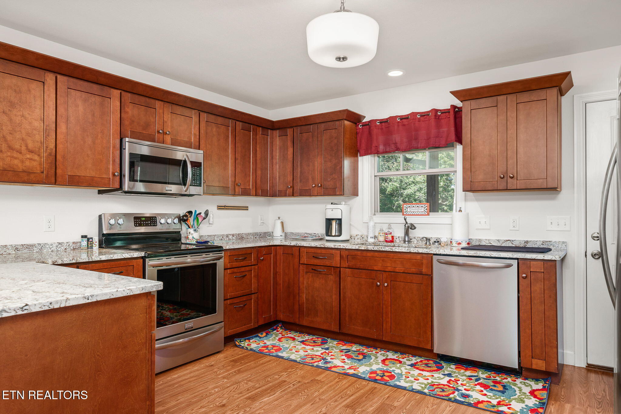 633 E Deer Creek Drive Crossville TN 38571