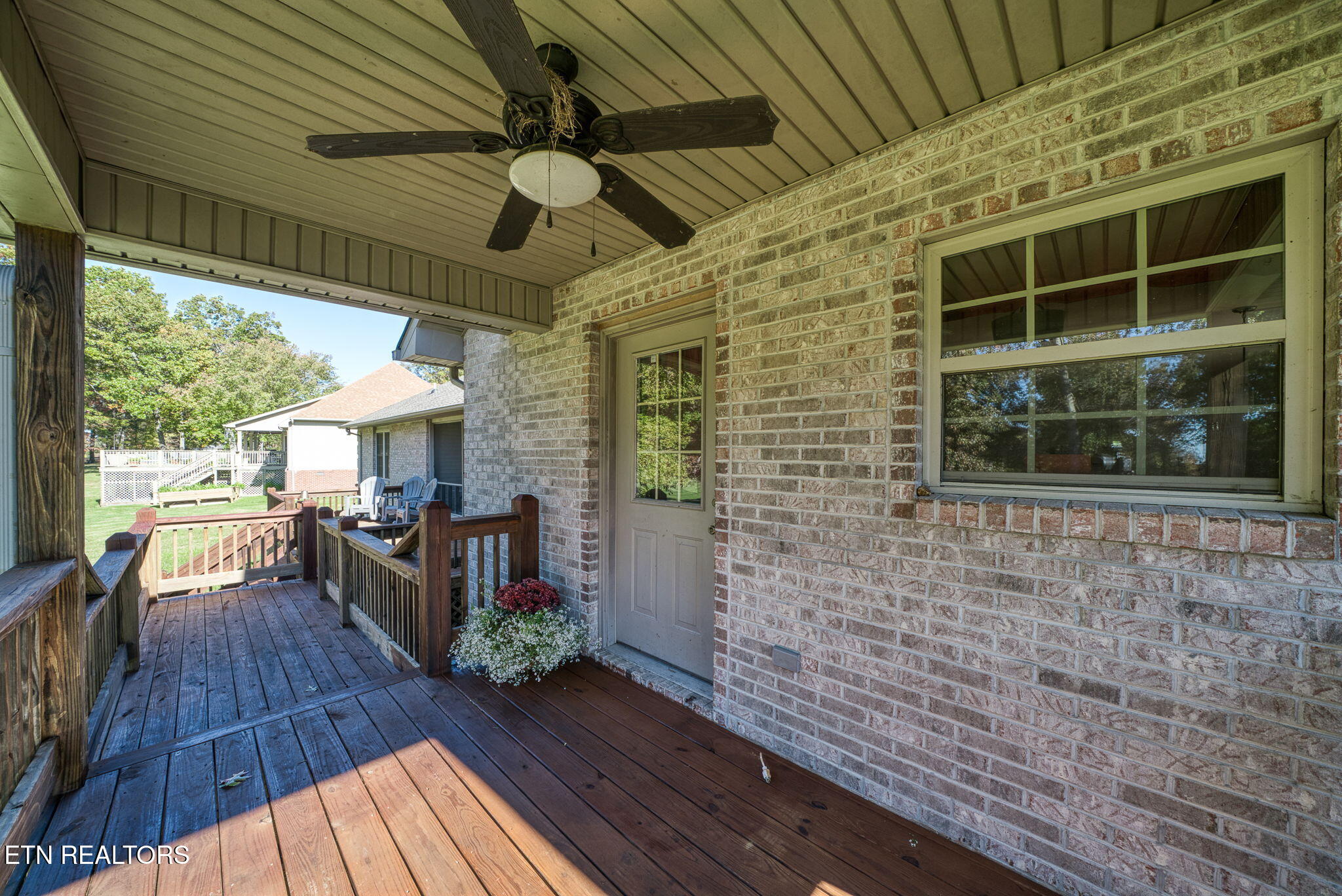 633 E Deer Creek Drive Crossville TN 38571