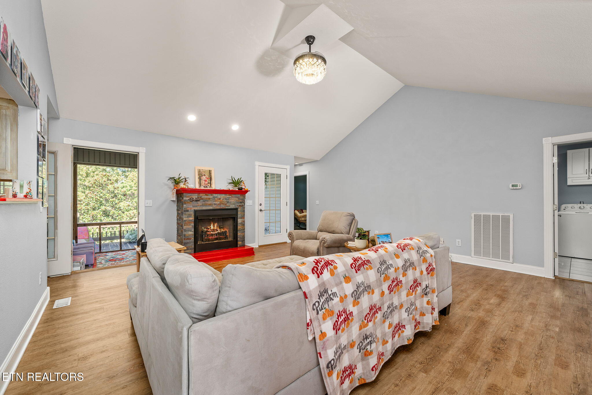 633 E Deer Creek Drive Crossville TN 38571