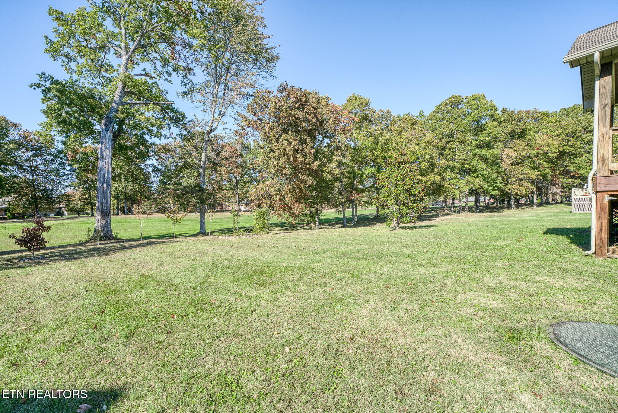 633 E Deer Creek Drive Crossville TN 38571