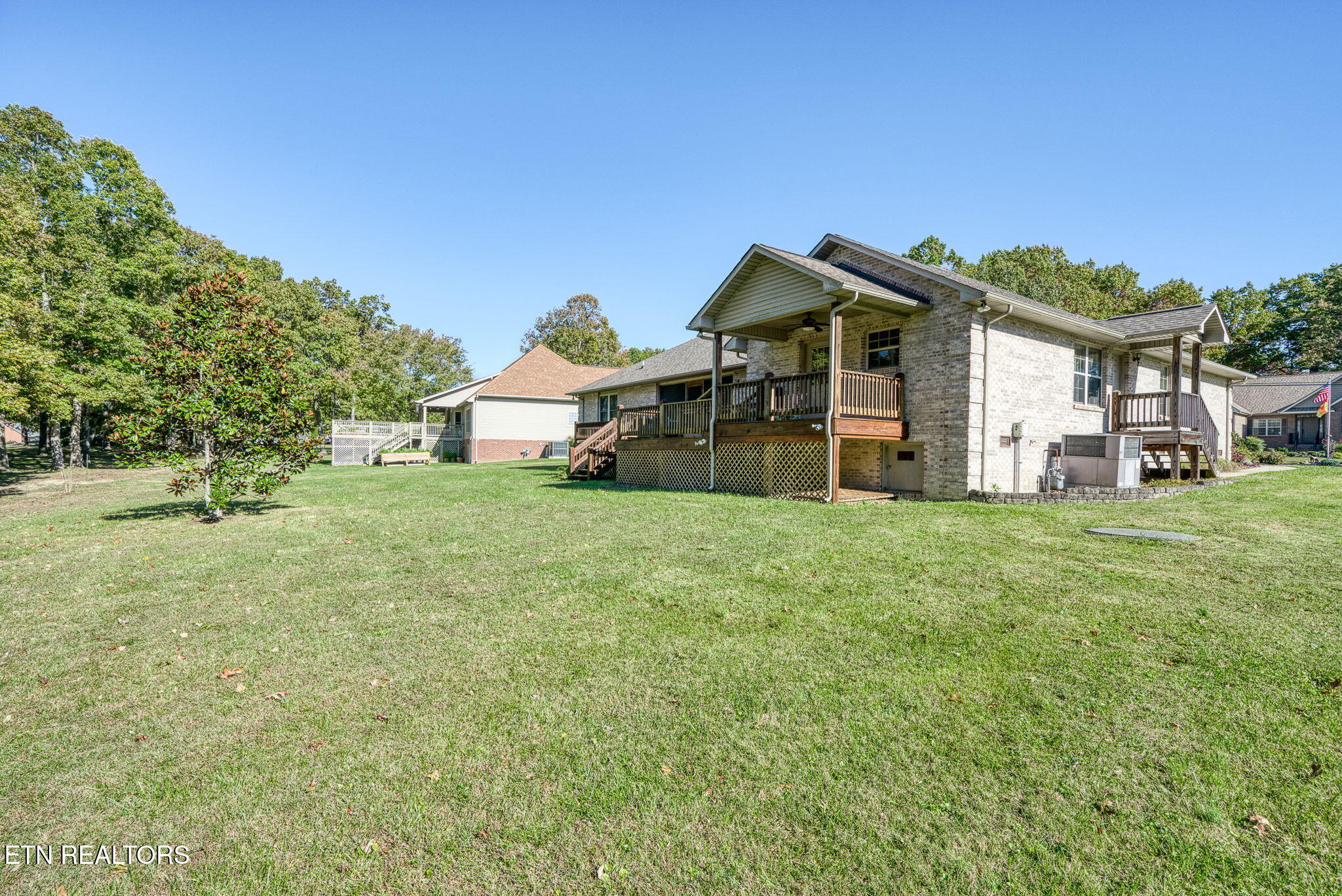 633 E Deer Creek Drive Crossville TN 38571