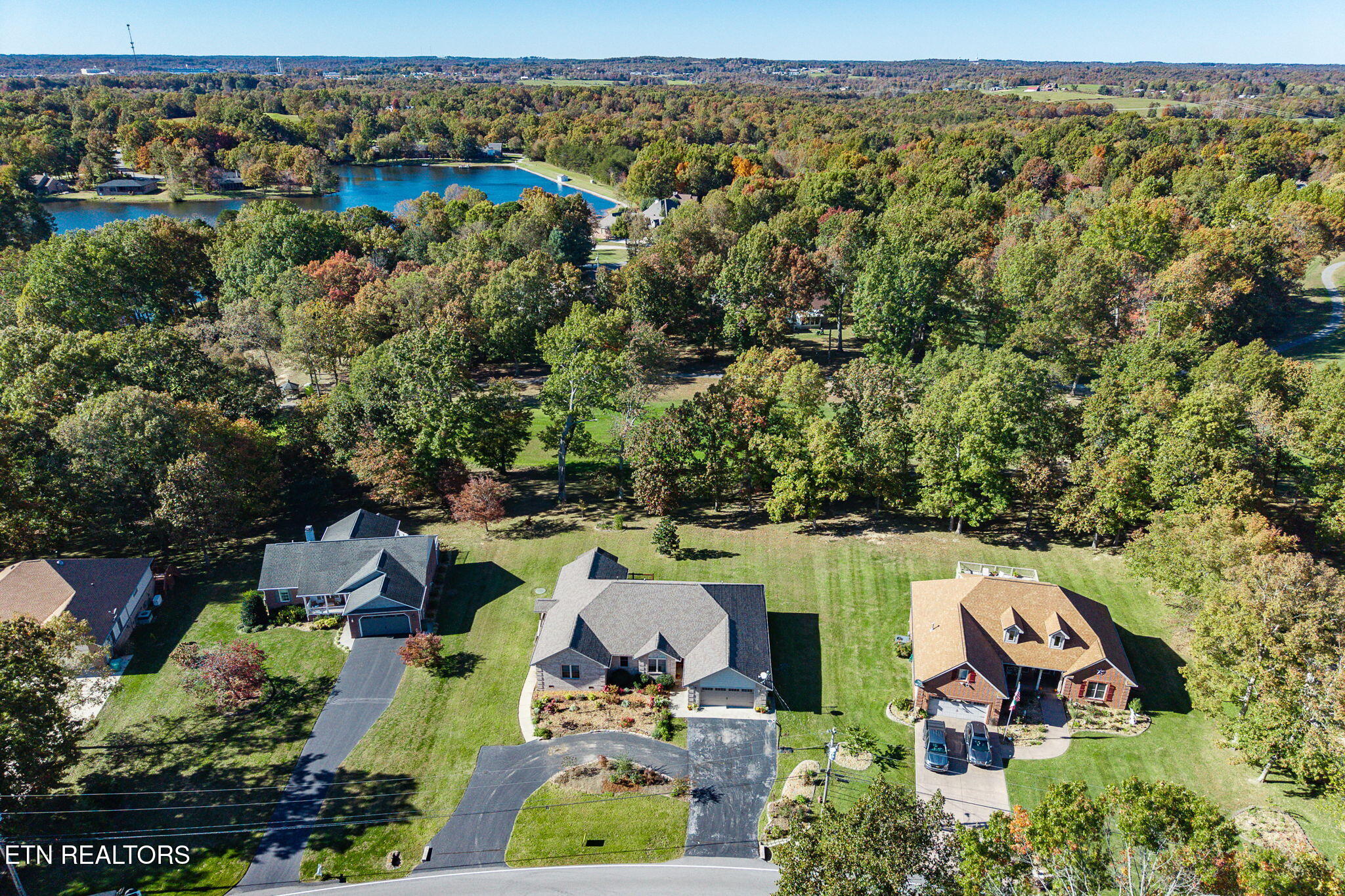 633 E Deer Creek Drive Crossville TN 38571
