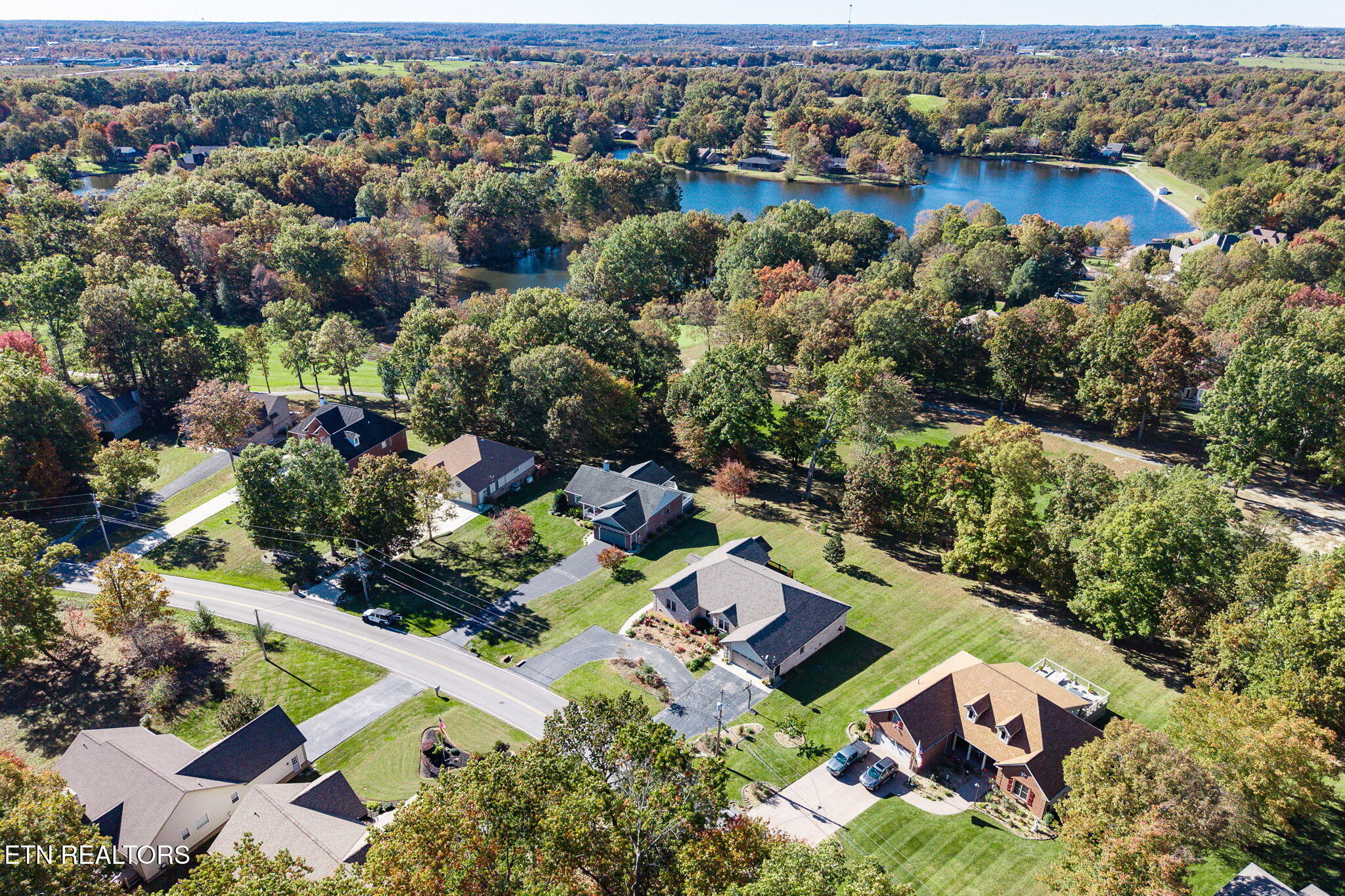 633 E Deer Creek Drive Crossville TN 38571