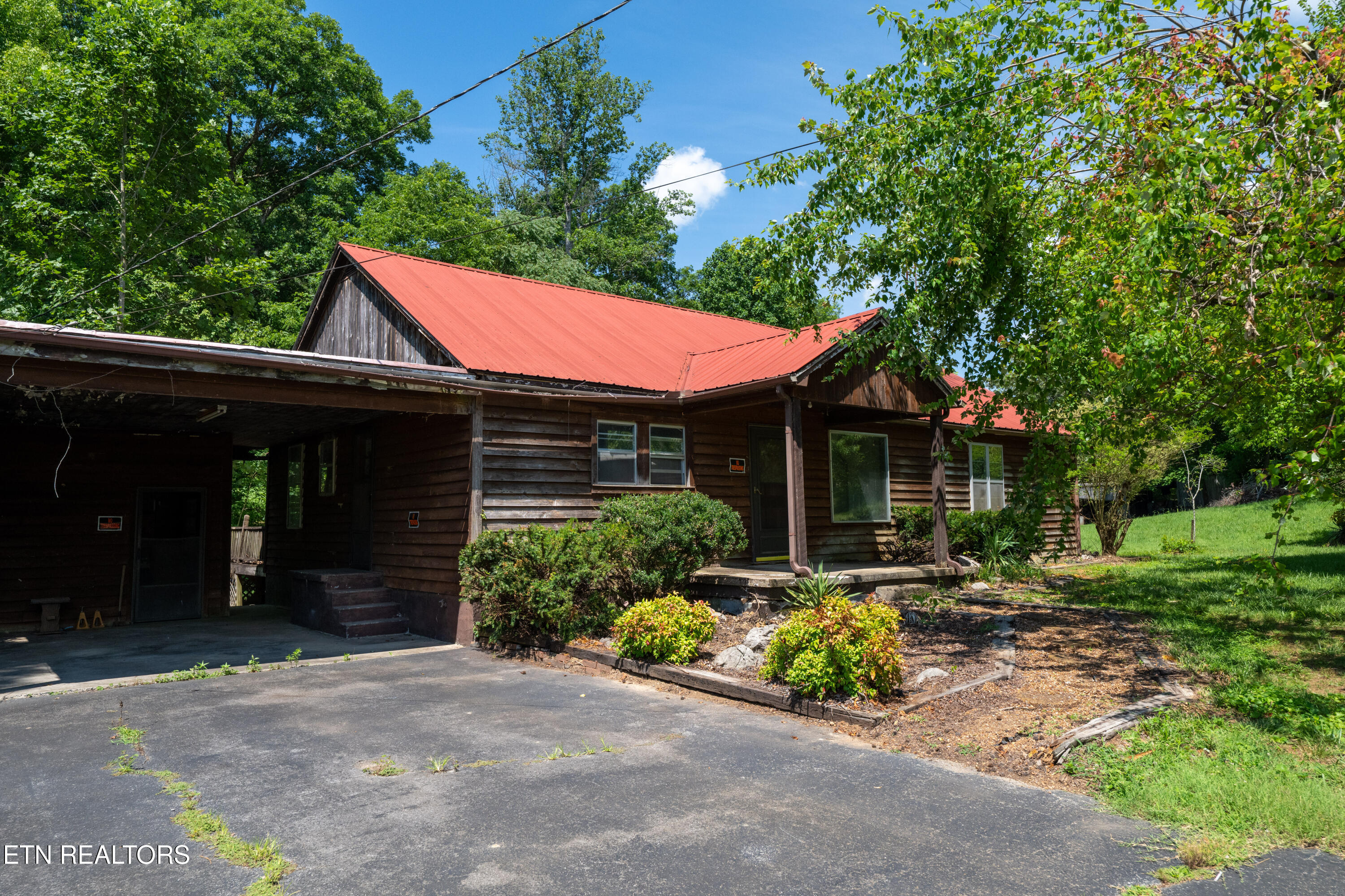 1755 Hawkins Crawford Road Cookeville TN 38501
