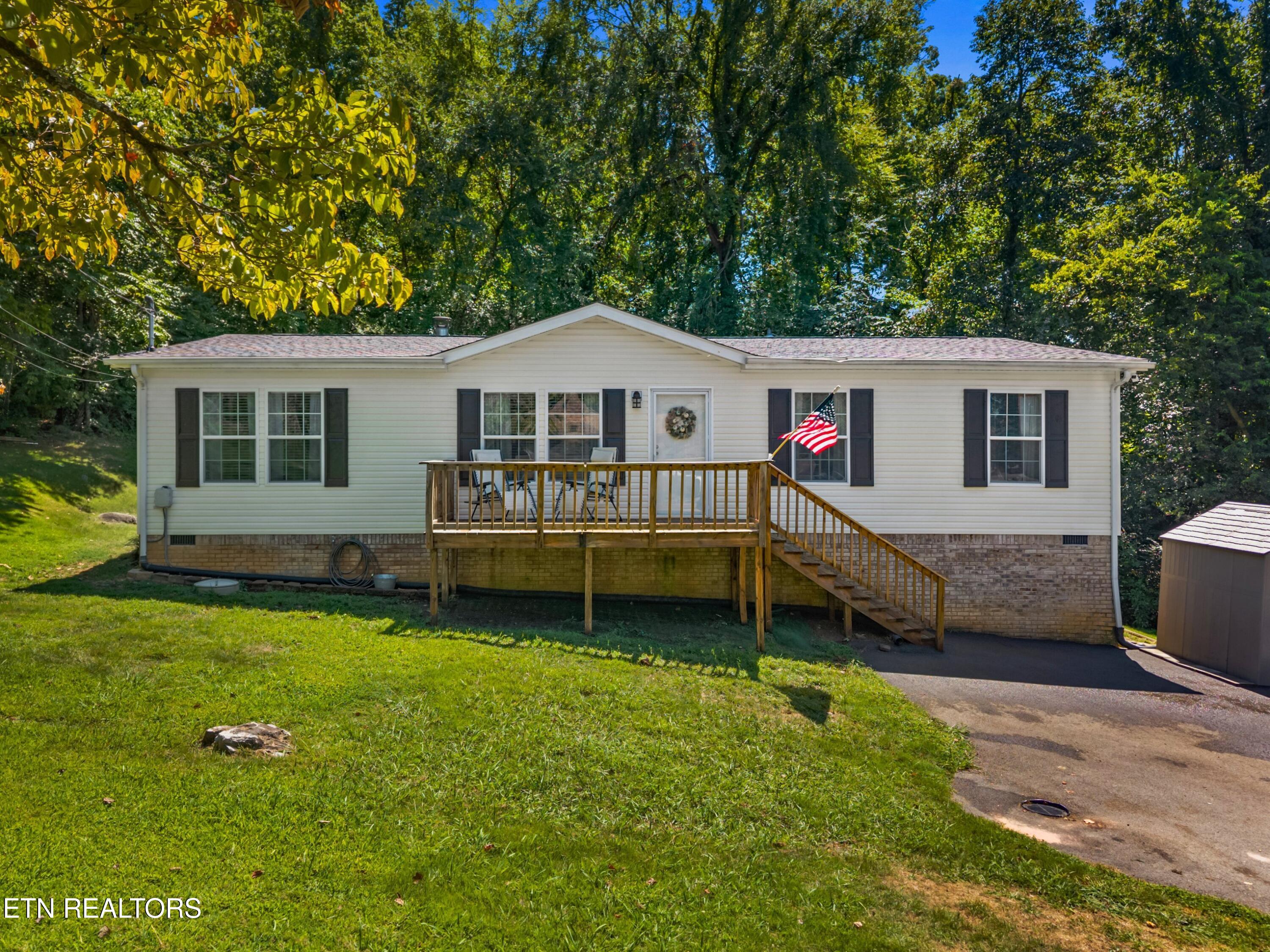 831 Pineridge Road Dandridge TN 37725