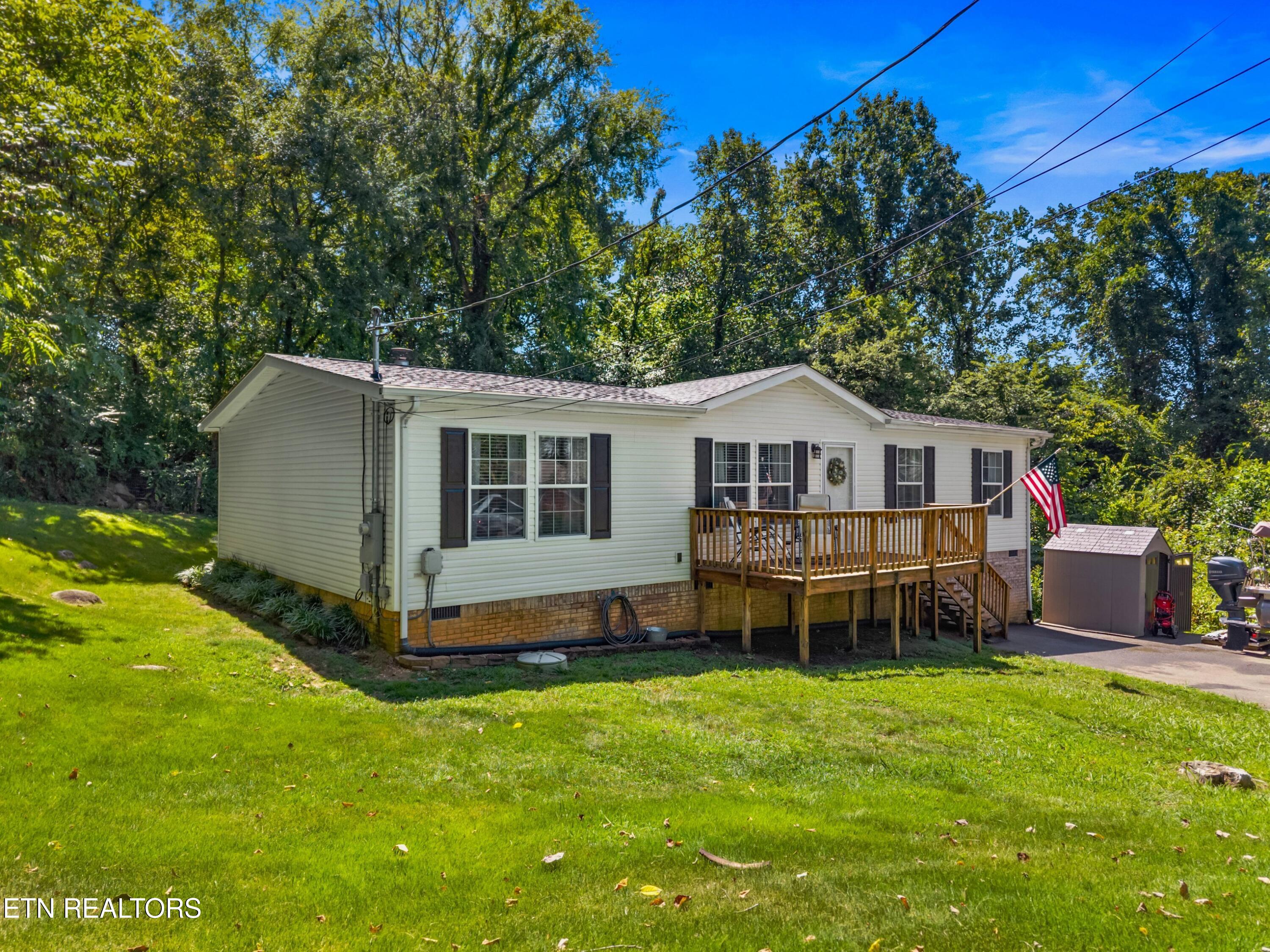 831 Pineridge Road Dandridge TN 37725