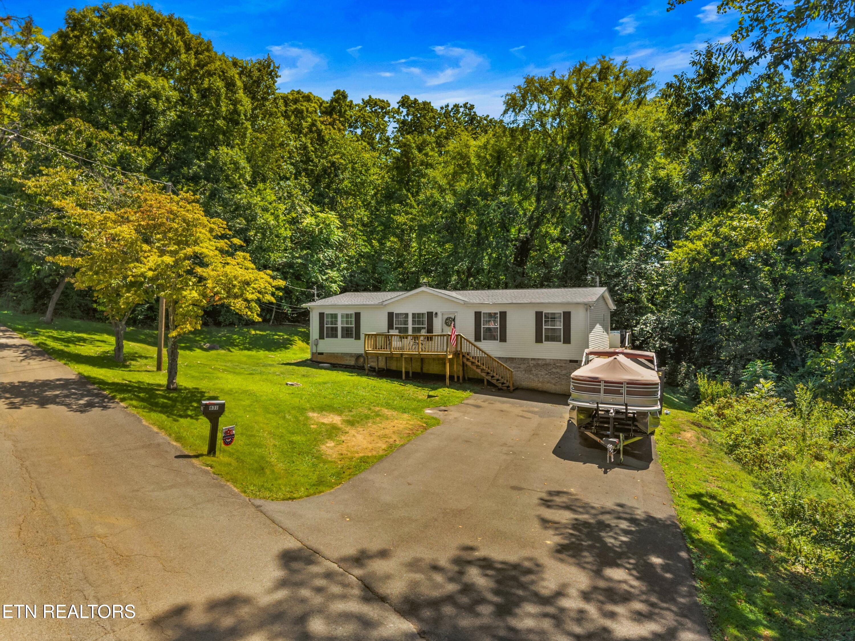 831 Pineridge Road Dandridge TN 37725