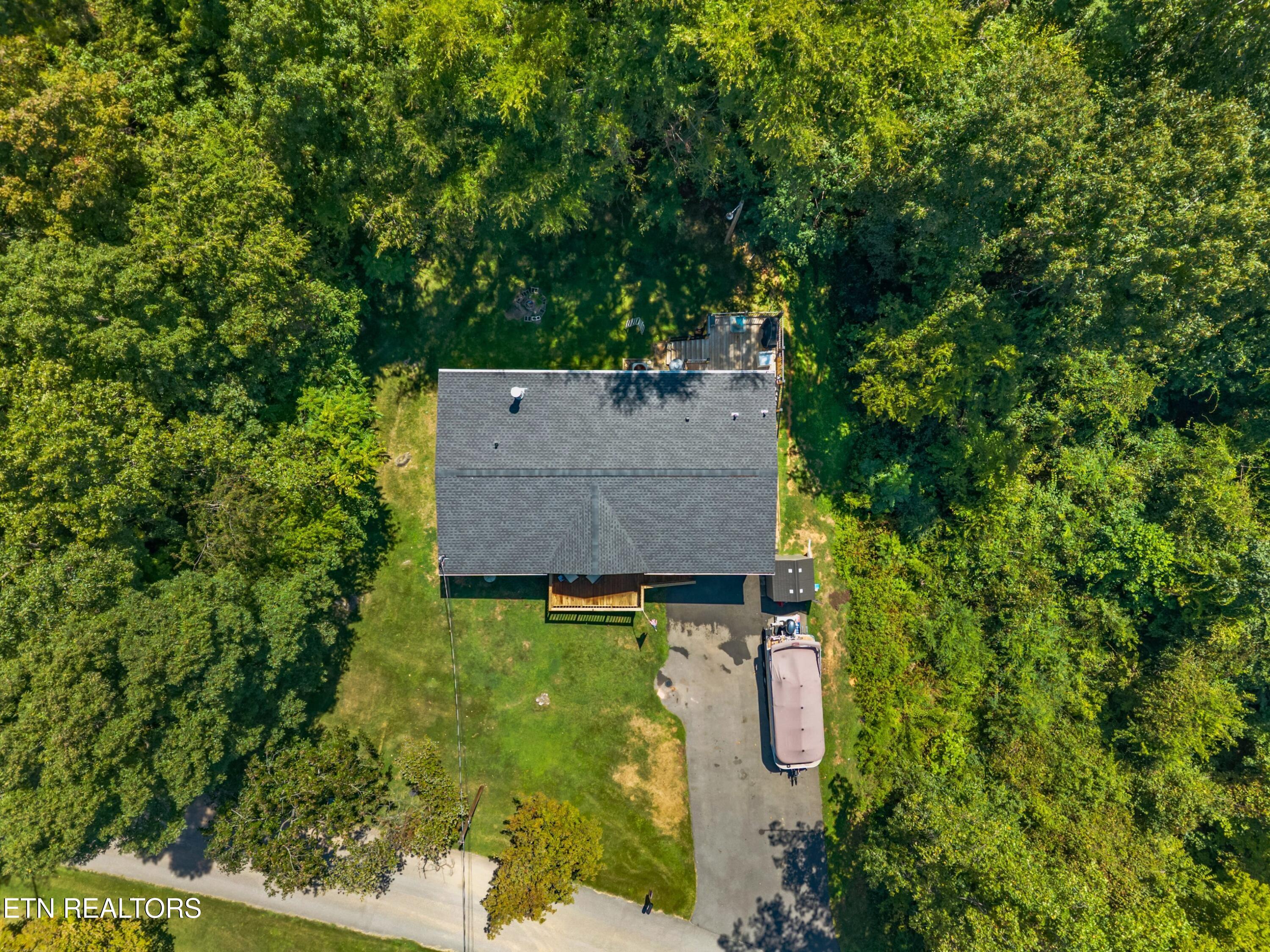 831 Pineridge Road Dandridge TN 37725