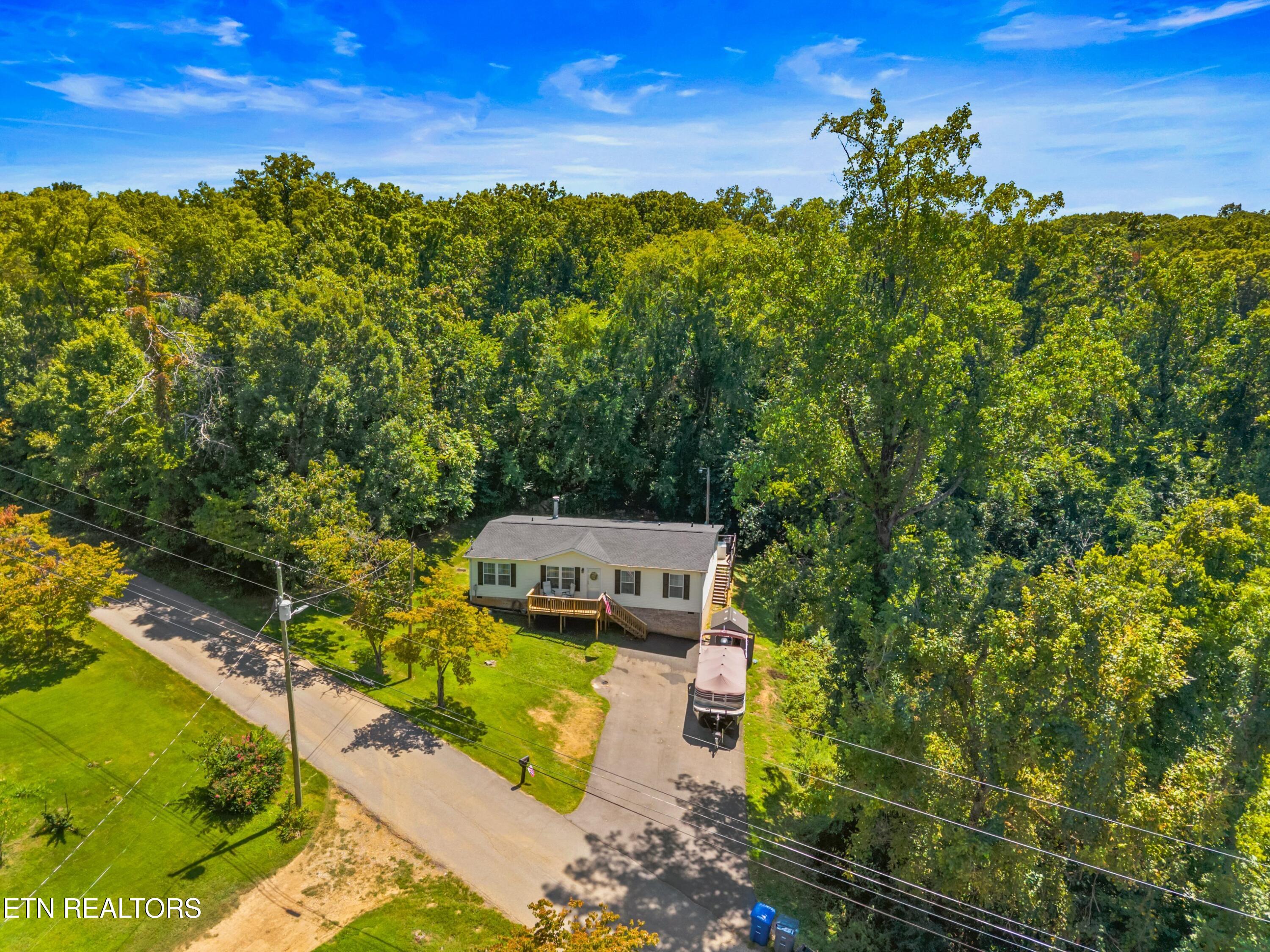 831 Pineridge Road Dandridge TN 37725