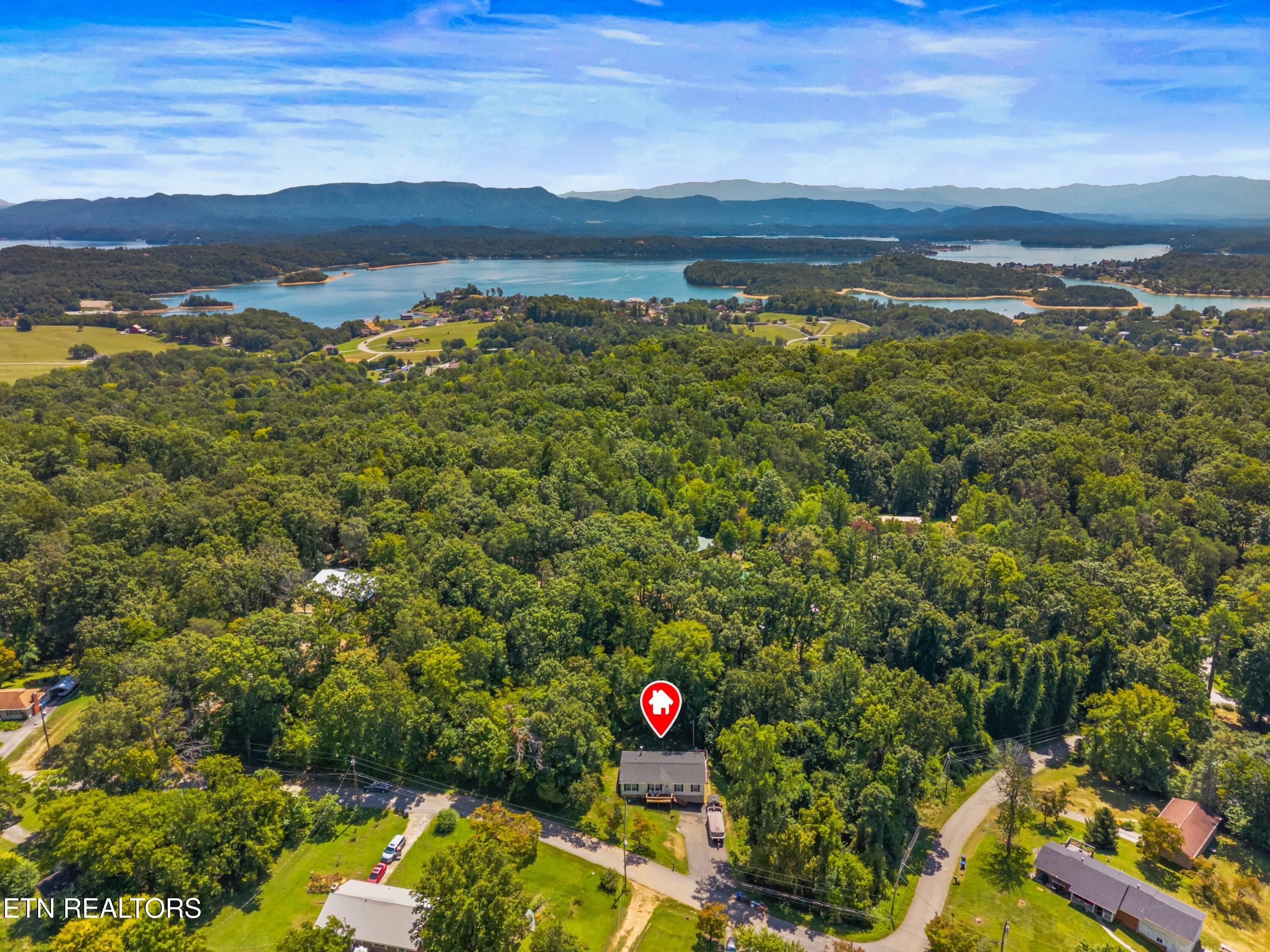 831 Pineridge Road Dandridge TN 37725