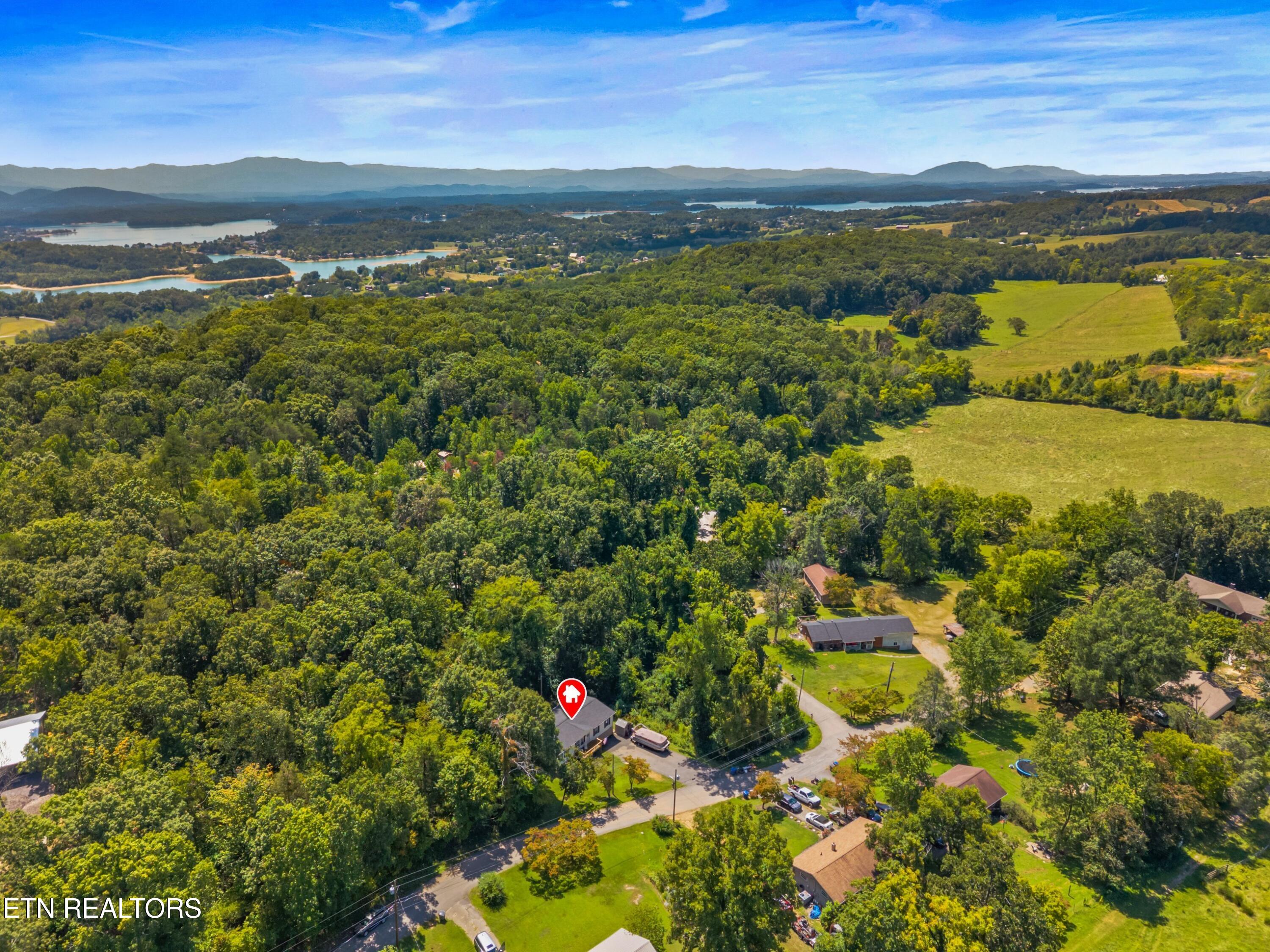 831 Pineridge Road Dandridge TN 37725