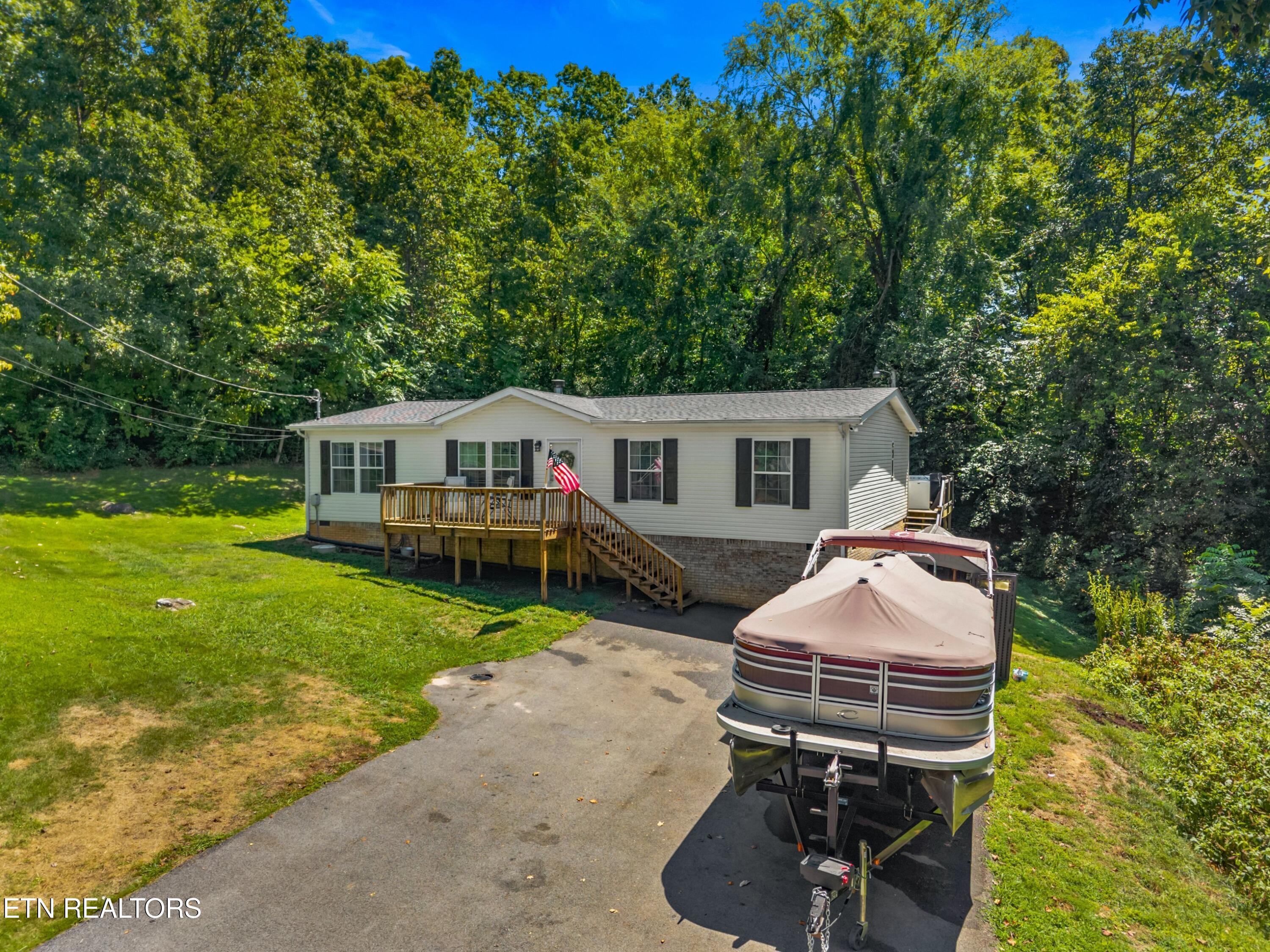 831 Pineridge Road Dandridge TN 37725