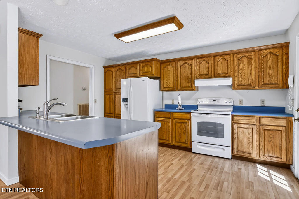 2320 Country Creek Lane Sevierville TN 37862