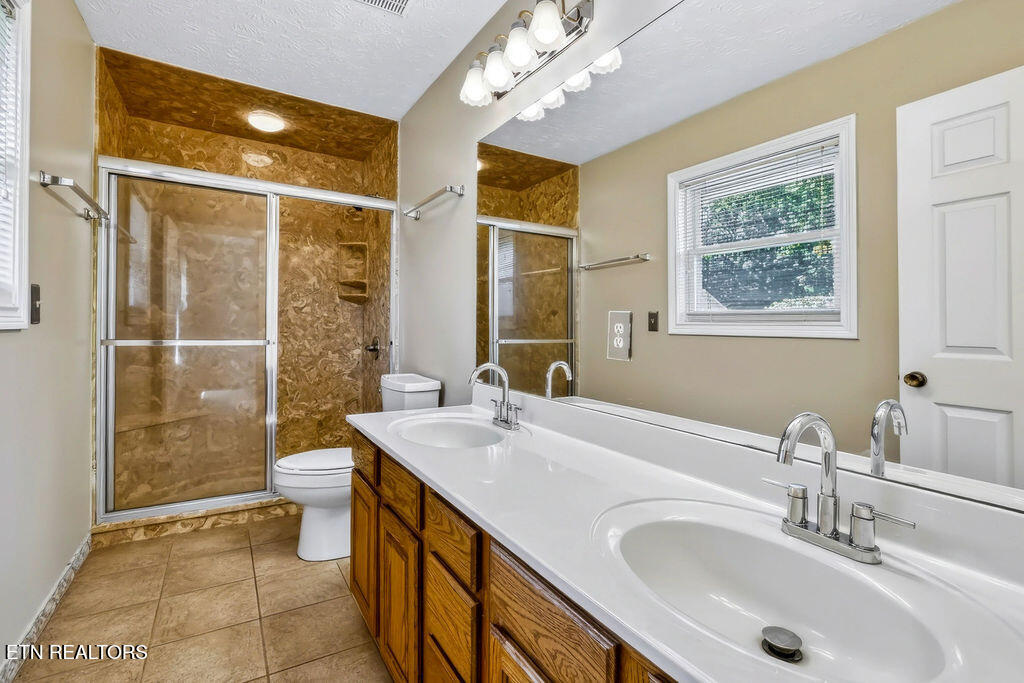 2320 Country Creek Lane Sevierville TN 37862