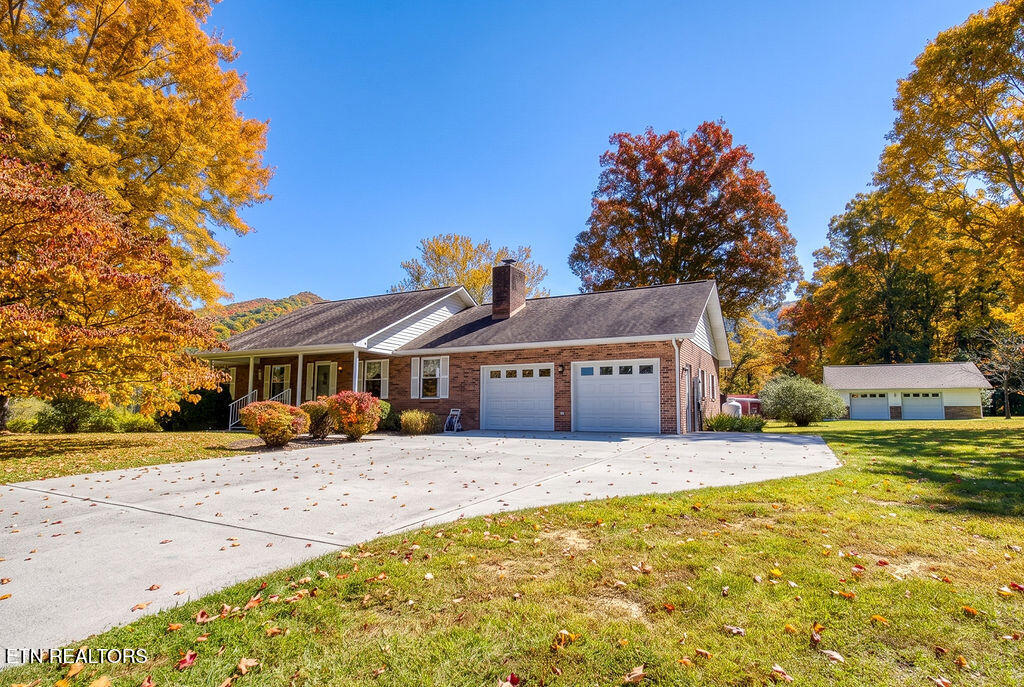 2320 Country Creek Lane Sevierville TN 37862