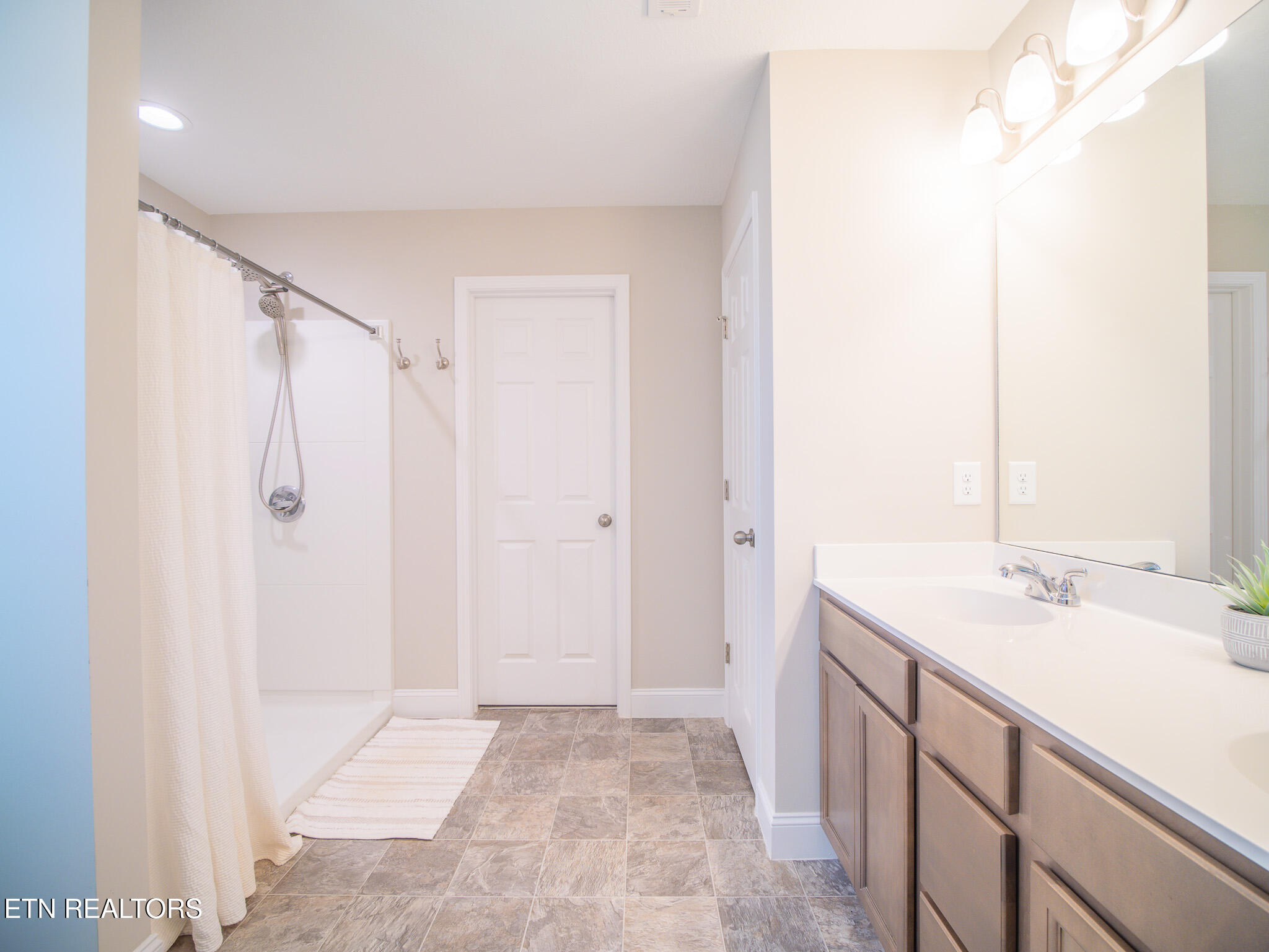 4720 Stoneyhurst Lane Knoxville TN 37918