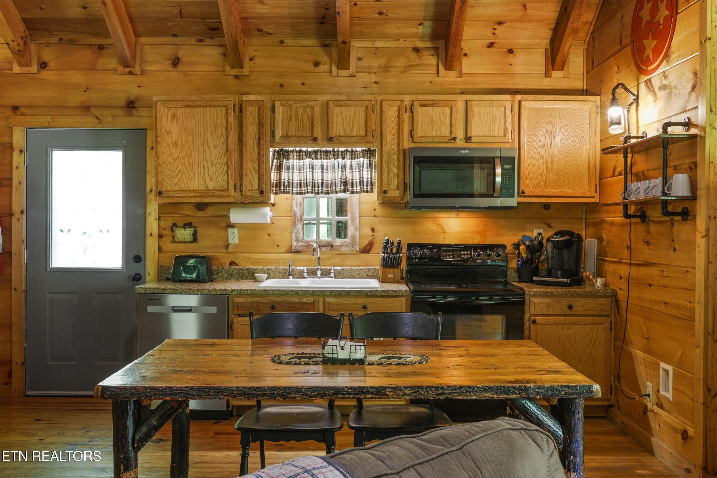 3869 Henry Town Road Sevierville TN 37876
